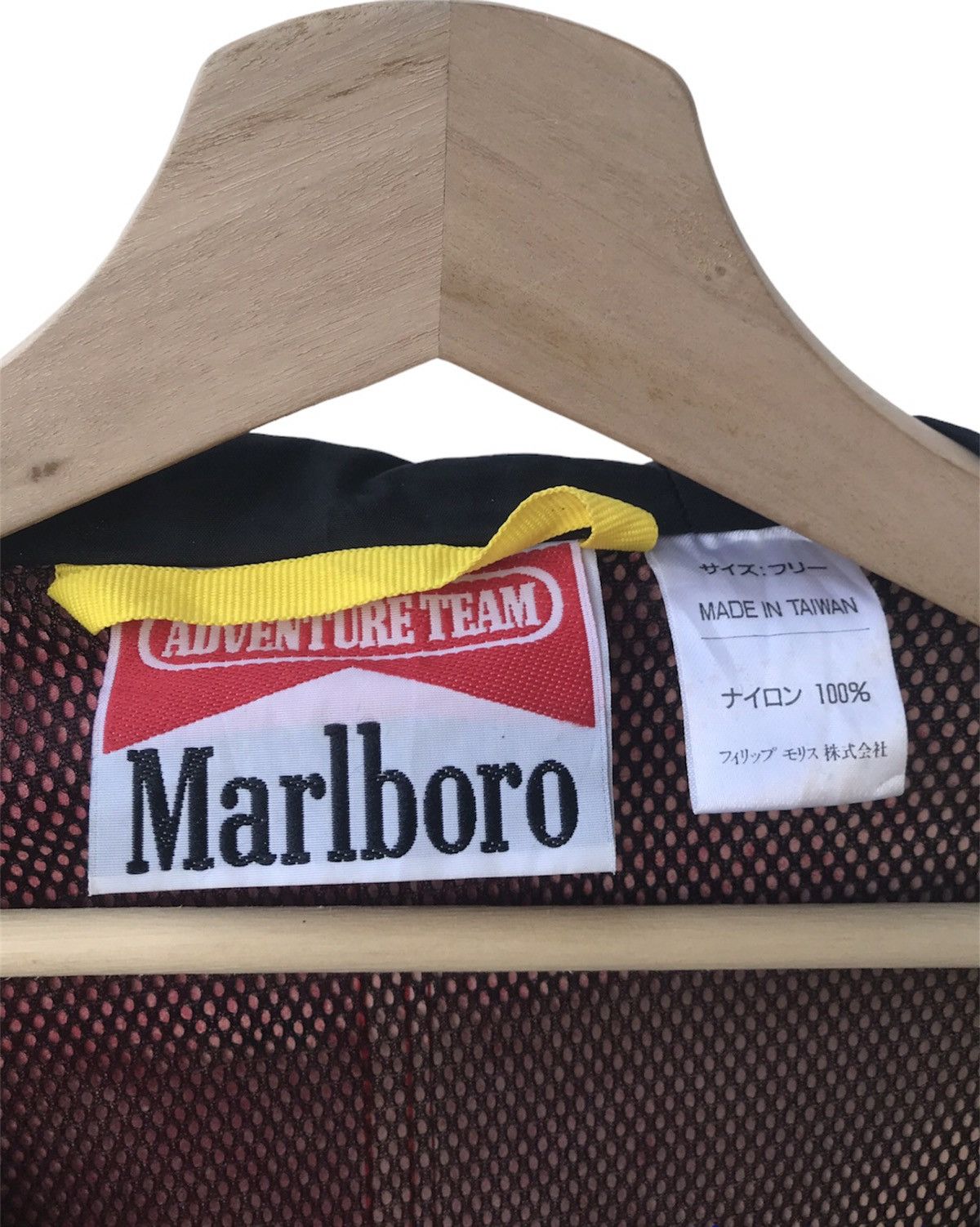 Marlboro Adventure Team Vintage Marlboro Adventure Team Windbreaker Jacket Size US XL / EU 56 / 4 - 8 Thumbnail