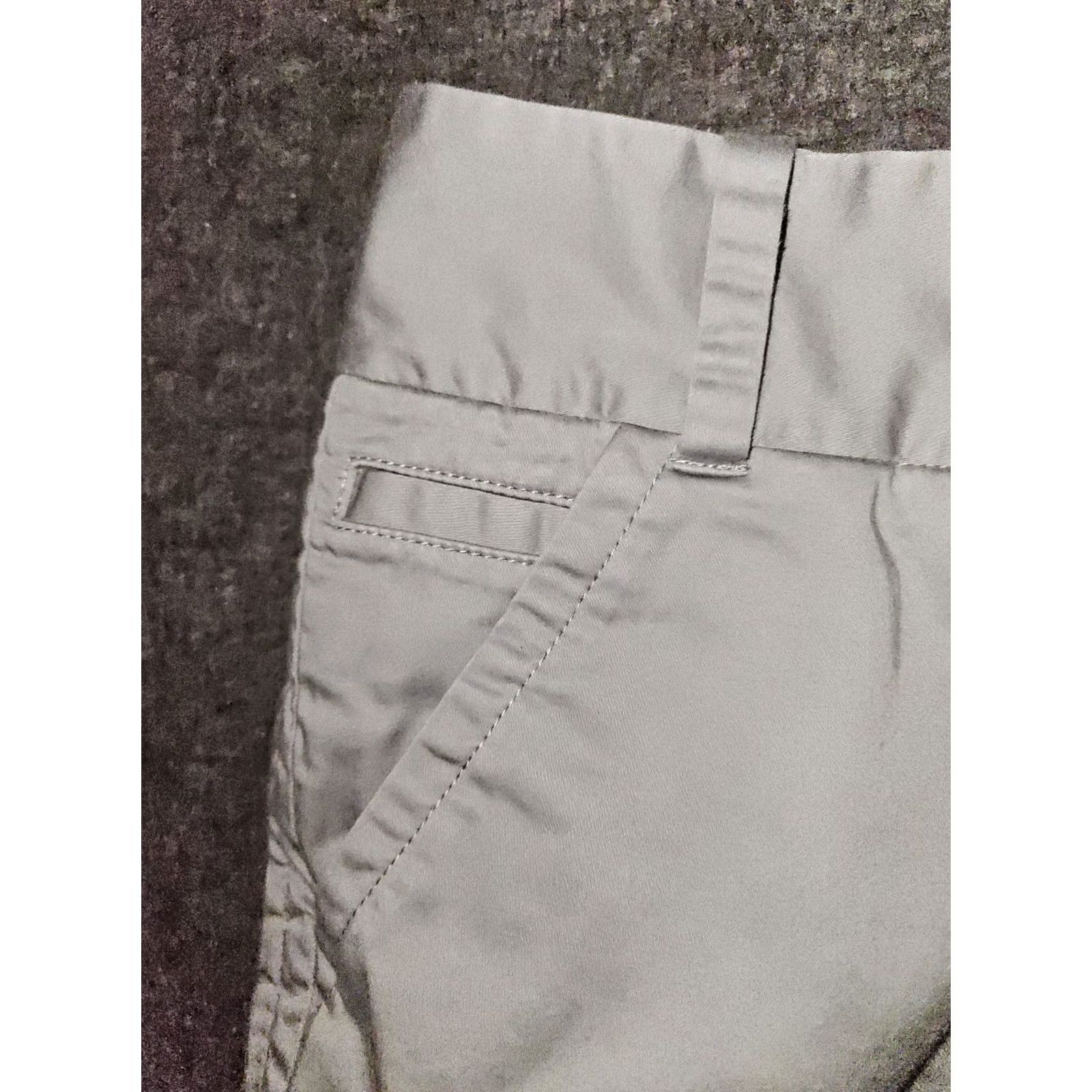 Eddie Bauer Eddie Bauer Chino Capri Pants Women's 6 Gray Low Rise Cuffed Casual Pants Womens Size 28" / US 6 / IT 42 - 7 Thumbnail