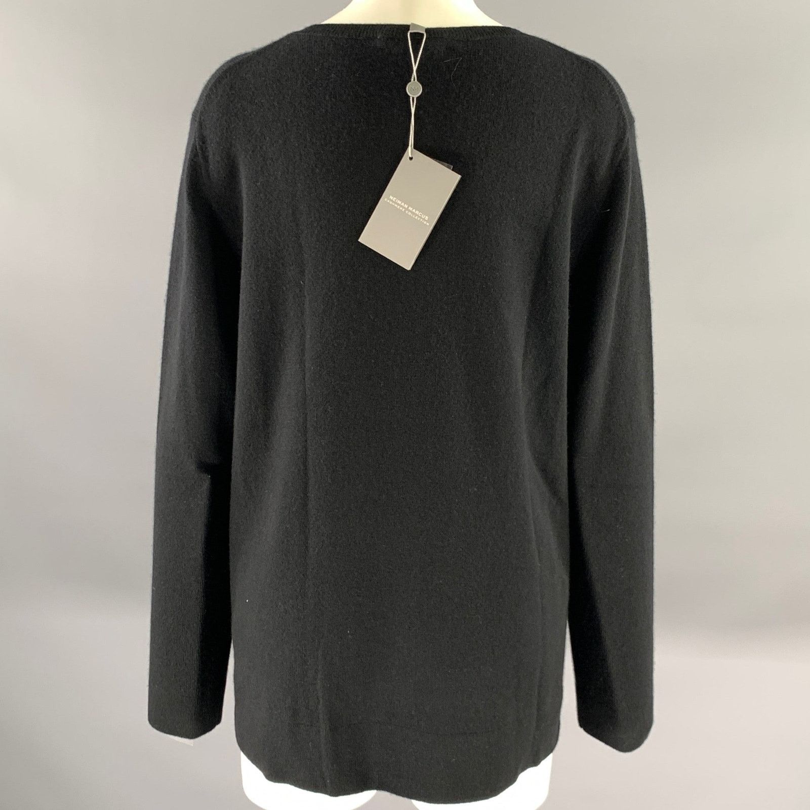 Neiman Marcus NEIMAN MARCUS Size XL Black Cashmere Crewneck Sweater Size XL / US 12-14 / IT 48-50 - 4 Thumbnail