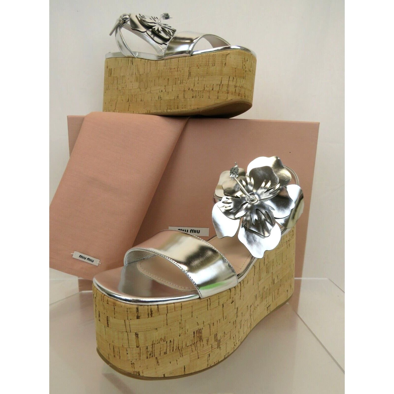 Miu Miu 5XZ346 SILVER POLISHED LEATHER FLOWER PLATFORM SANDALS 38.5 Size US 8.5 / IT 38.5 - 5 Thumbnail