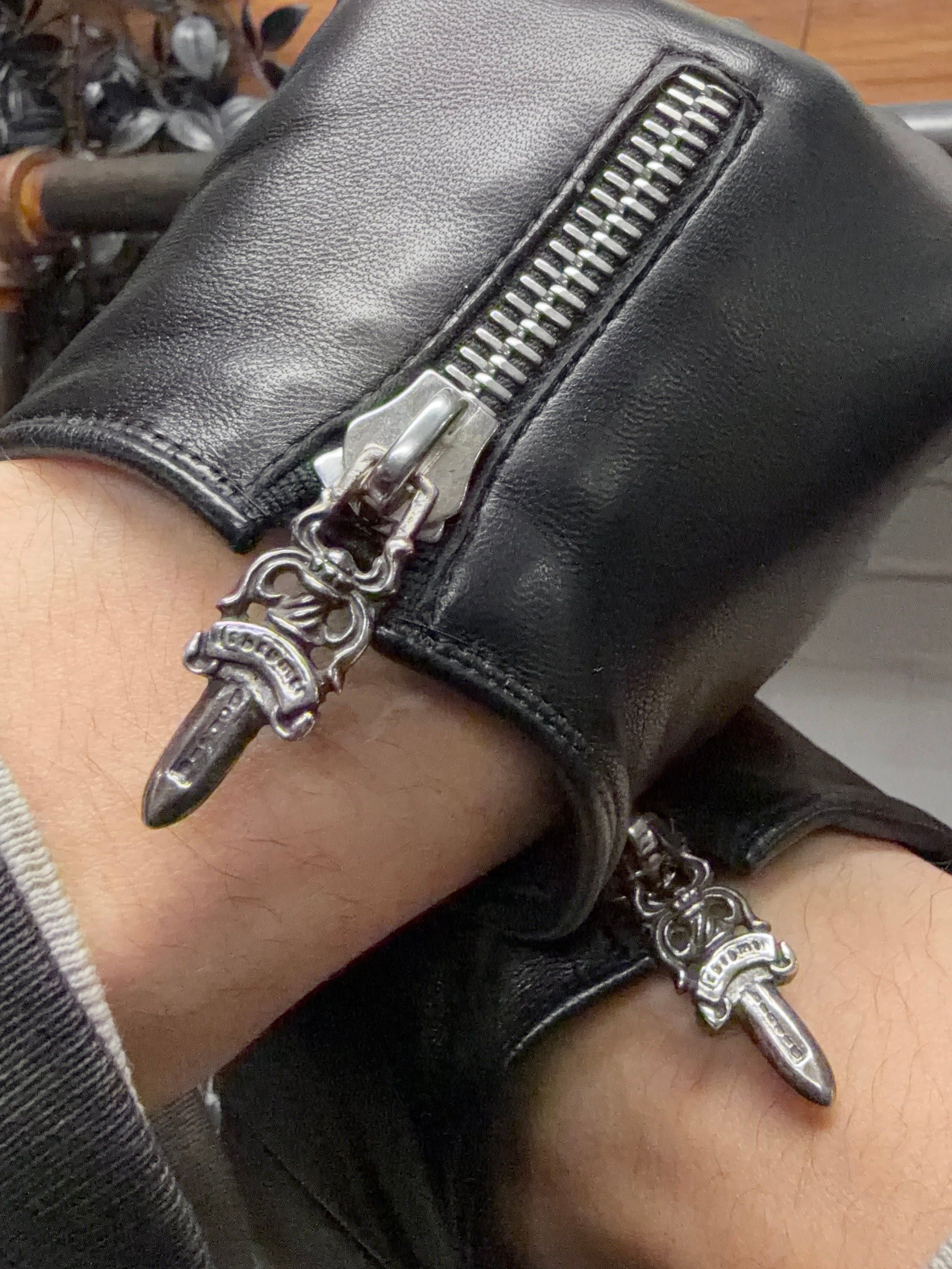 Chrome Hearts Chrome Hearts Dagger Zip Lambskin Leather Wool Lined Gloves Size ONE SIZE - 2 Thumbnail
