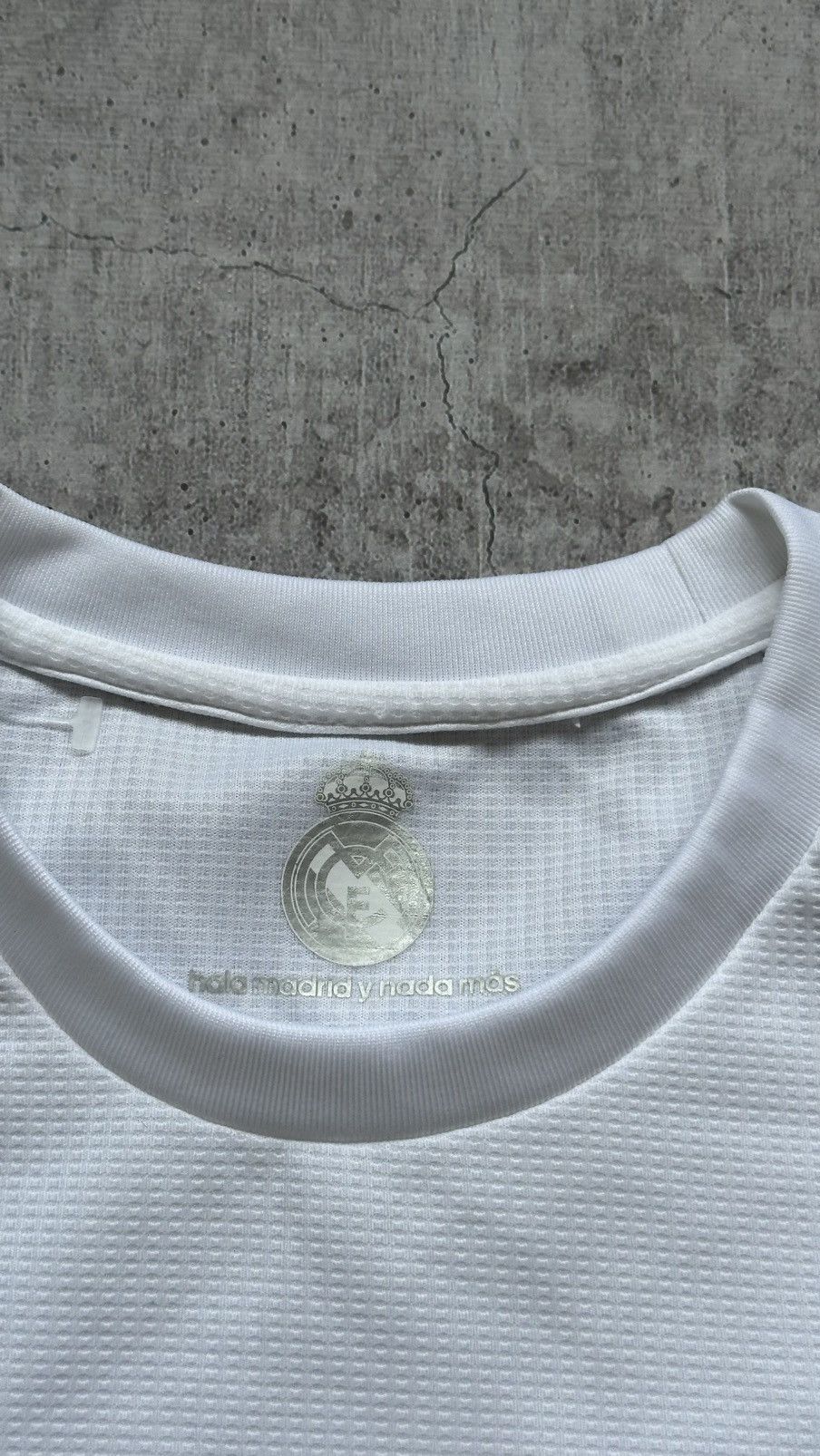 Adidas 2015/16 Adidas Real Madrid Home Soccer Jersey Size US L / EU 52-54 / 3 - 9 Thumbnail