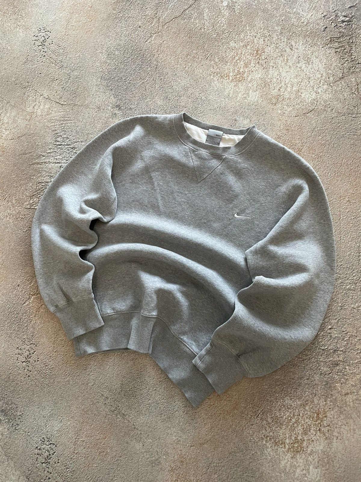 Nike Vintage Nike Small Swoosh Crew Neck Sweatshirt Size US S / EU 44-46 / 1 - 2 Thumbnail