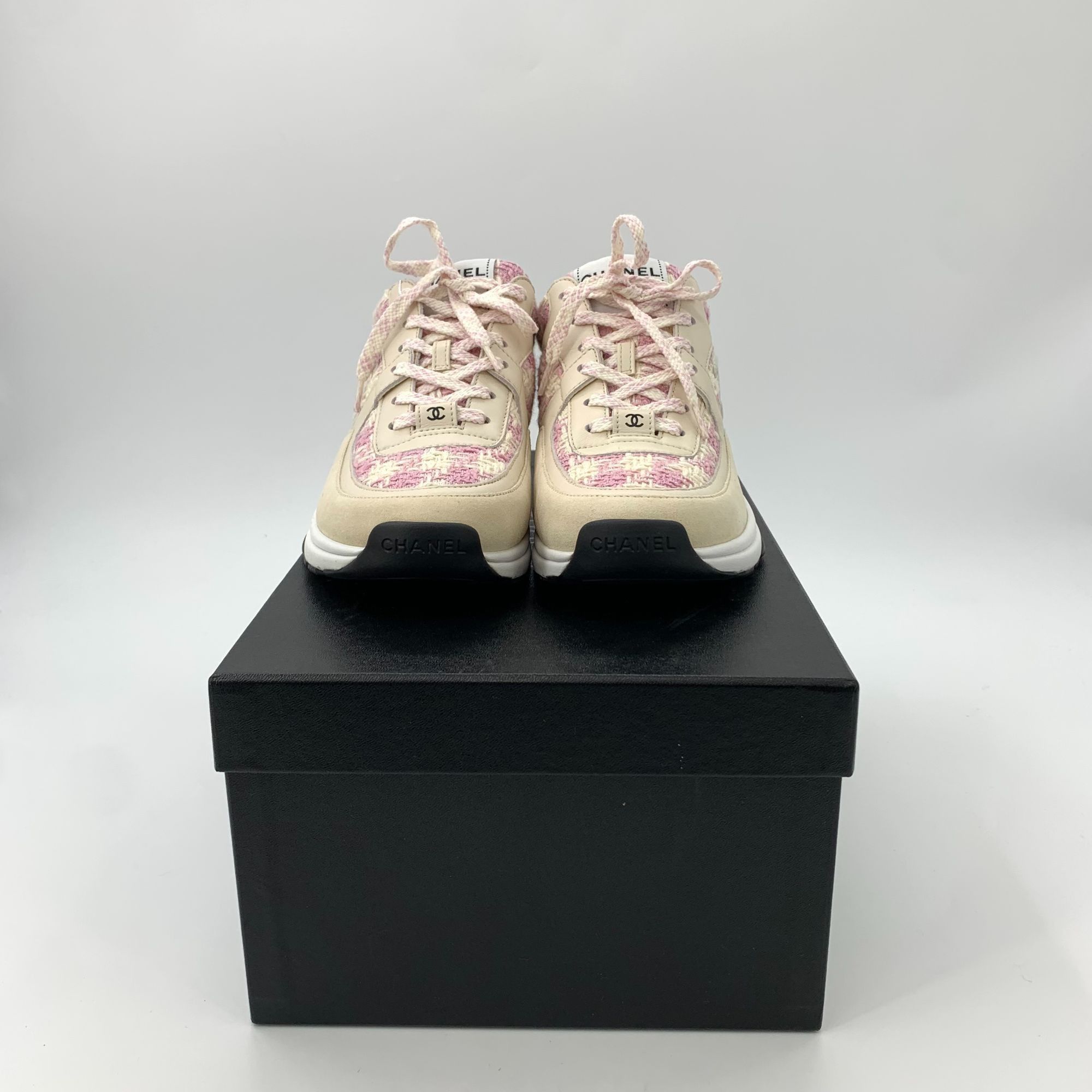Chanel Chanel Tweed & Leather Pink/Beige Lace-Up Sneakers Size US 7.5 / IT 37.5 - 8 Thumbnail