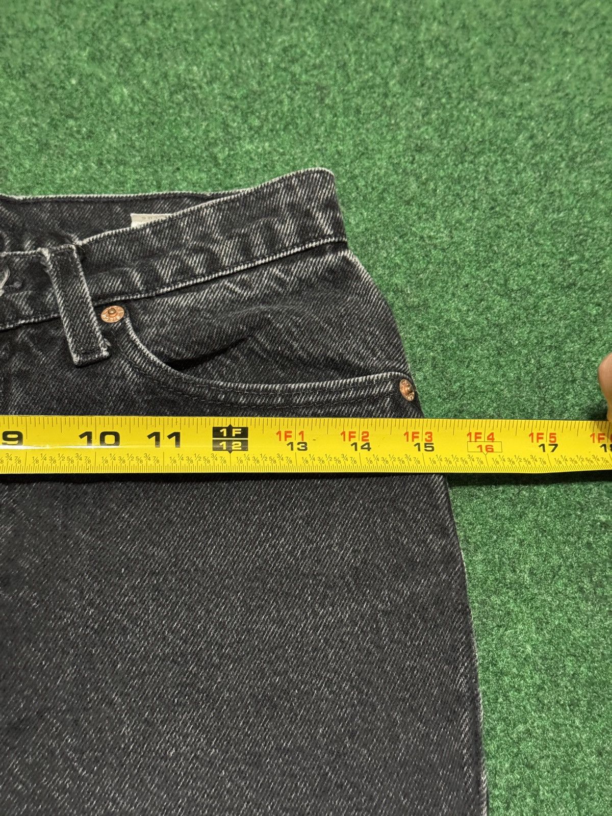 Levi's Vintage Clothing Vintage 90s Levi’s 512 Slim Taper Women 5 Black Denim Jeans Size 26" / US 2 / IT 38 - 7 Thumbnail