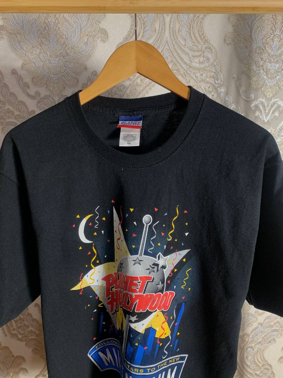 Planet Hollywood VINTAGE PLANET HOLLYWOOD MILLENNIUM 2000 T-SHIRT RETRO Y2K Size US L / EU 52-54 / 3 - 2 Thumbnail