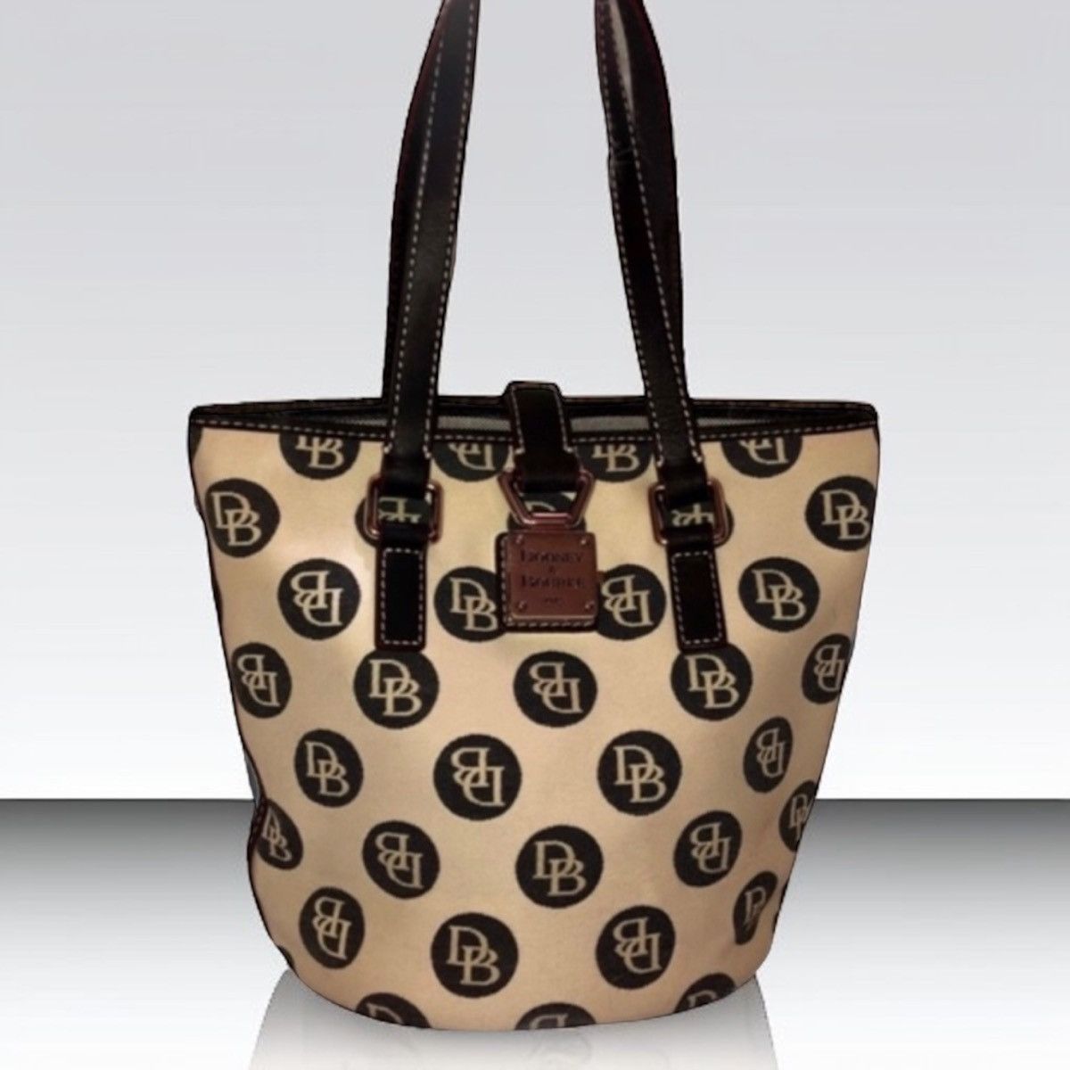 Dooney & Bourke Vintage Dooney & Bourke signature double handle bucket bag Size ONE SIZE - 1 Thumbnail