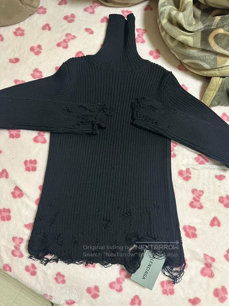 Balenciaga Balenciaga Ripped High-Neck Sweater Size US XS / EU 42 / 0 - 1 Thumbnail