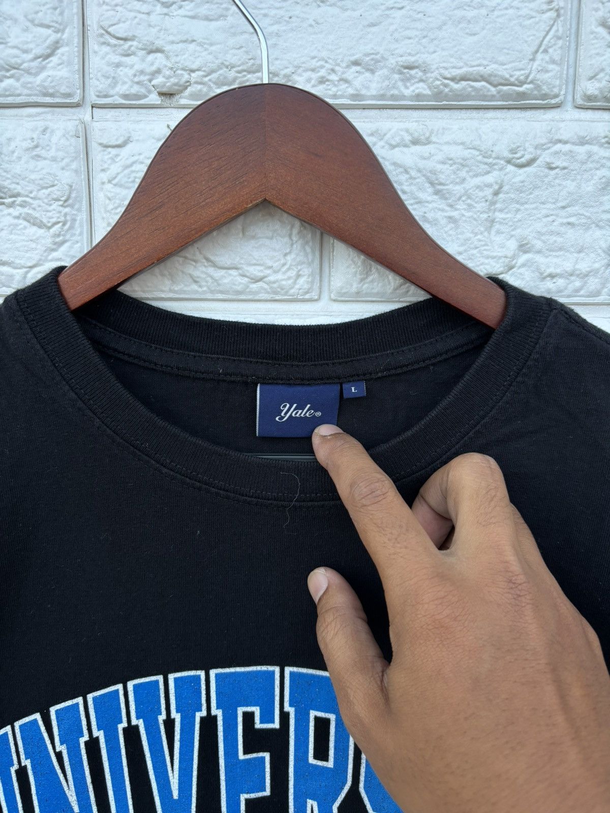Vintage YALE University Big Printed tee Size US L / EU 52-54 / 3 - 4 Thumbnail