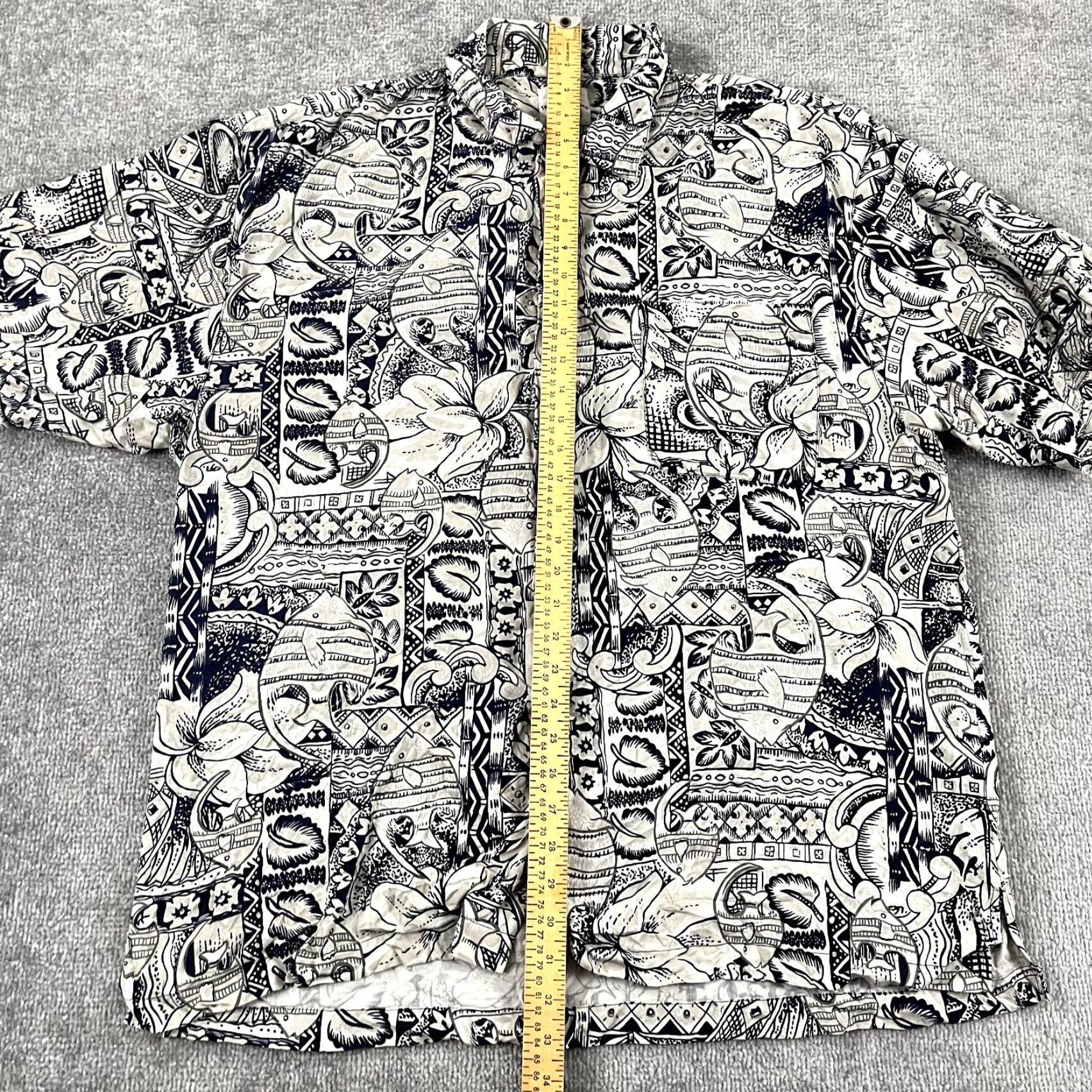 Tommy Bahama VINTAGE Tommy Bahama Shirt Mens XL Tan Blue Silk Hawaiian Fish Floral Button Up Size US XL / EU 56 / 4 - 3 Thumbnail