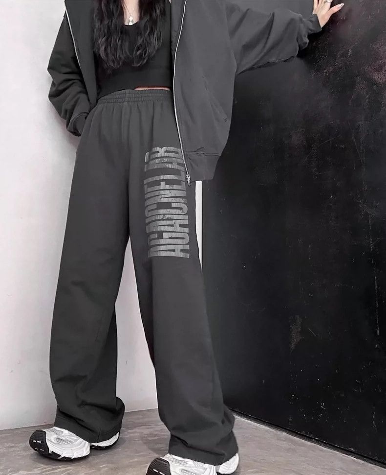 Balenciaga Balenciaga size XS Reverse printing and washing sweatpants Size US 26 / EU 42 - 4 Thumbnail