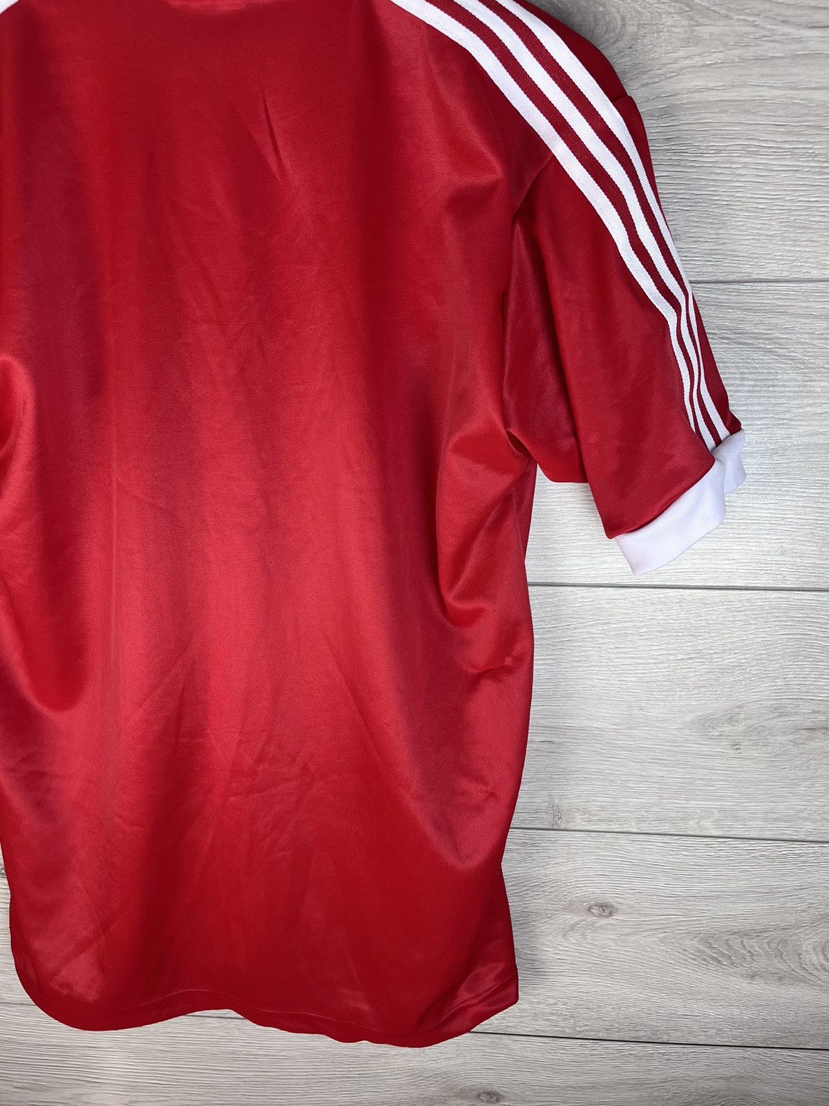 Adidas WREXHAM 1980 HOME RARE VINTAGE JERSEY RETRO FOOTBALL SHIRT Size US M / EU 48-50 / 2 - 12 Thumbnail