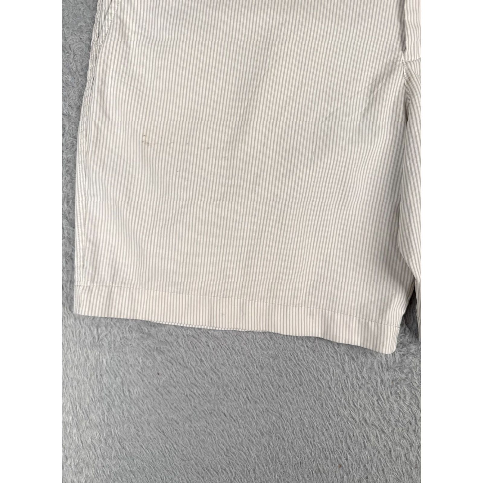 Nike Nike Mens Shorts 36 White Gray Stripe Polyester Golf 36x9 Middl? Size US 36 / EU 52 - 3 Thumbnail