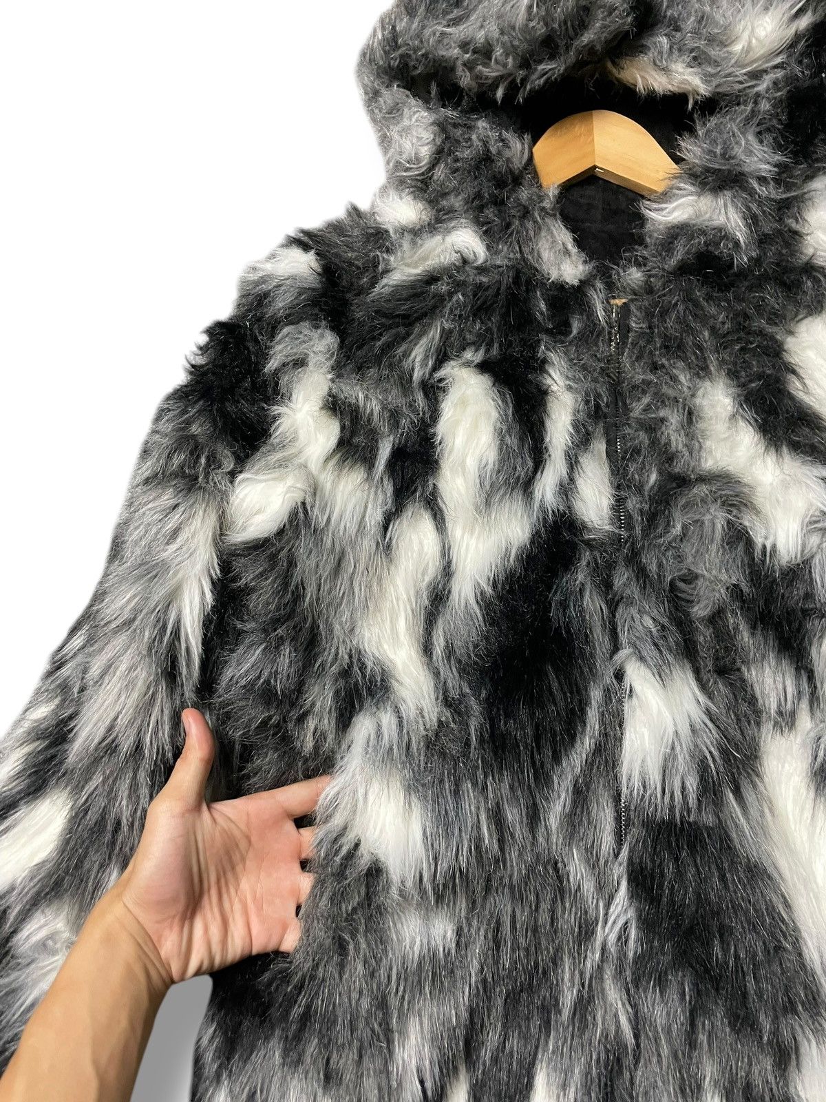 Designer × Japanese Brand Black & White Fluffy Faux Fur Jacket (45) Size US L / EU 52-54 / 3 - 4 Thumbnail