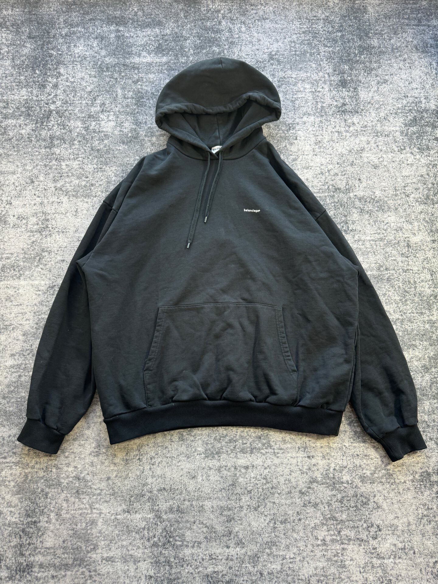 Balenciaga balenciaga black logo hoodie size M Size US M / EU 48-50 / 2 - 1 Thumbnail