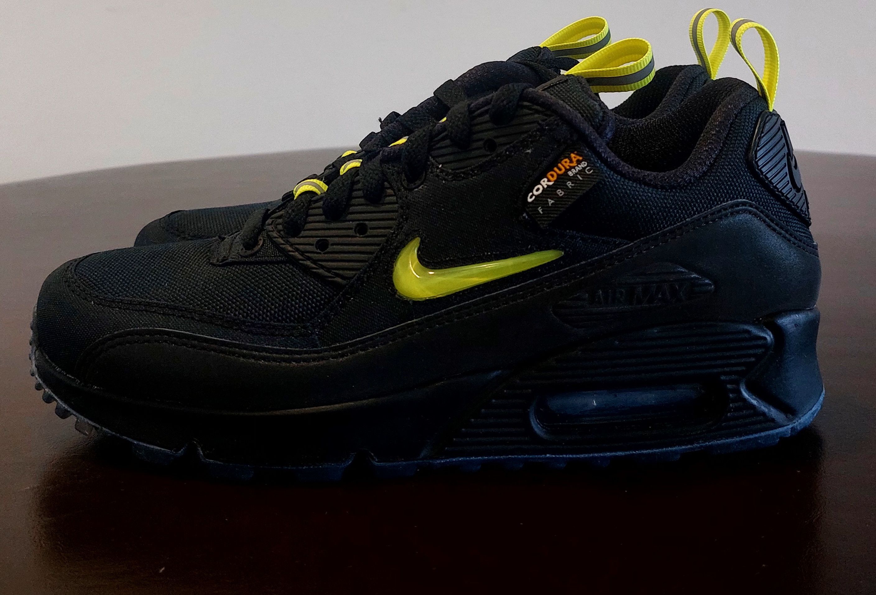 Nike Nike Air Max 90 x The Basement Manchester Size US 5.5 / EU 38 - 6 Thumbnail