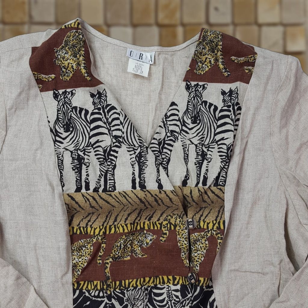 Vintage VINTAGE African Animal Print Women's 2X Retro Long Sleeve Zebra Lion Top Shirt Size XXL / US 16-18 / IT 52-54 - 1 Thumbnail