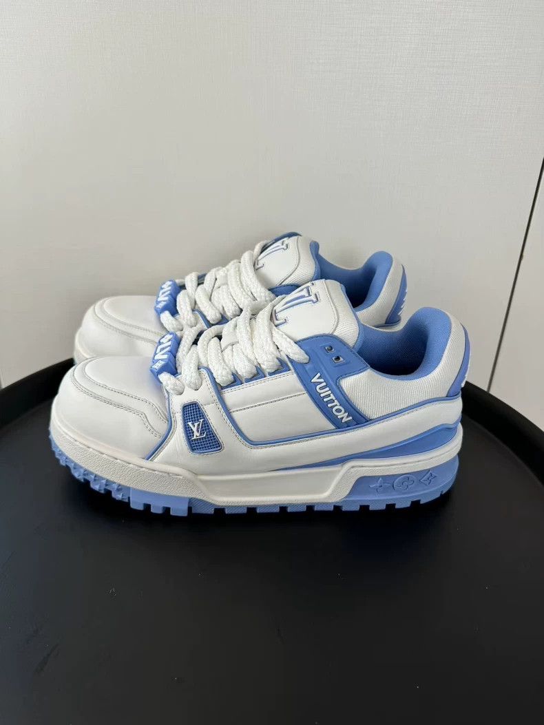 Louis Vuitton Louis Vuitton White and Blue Fat T-Shirt Sneakers Size US 9 / EU 42 - 1 Thumbnail