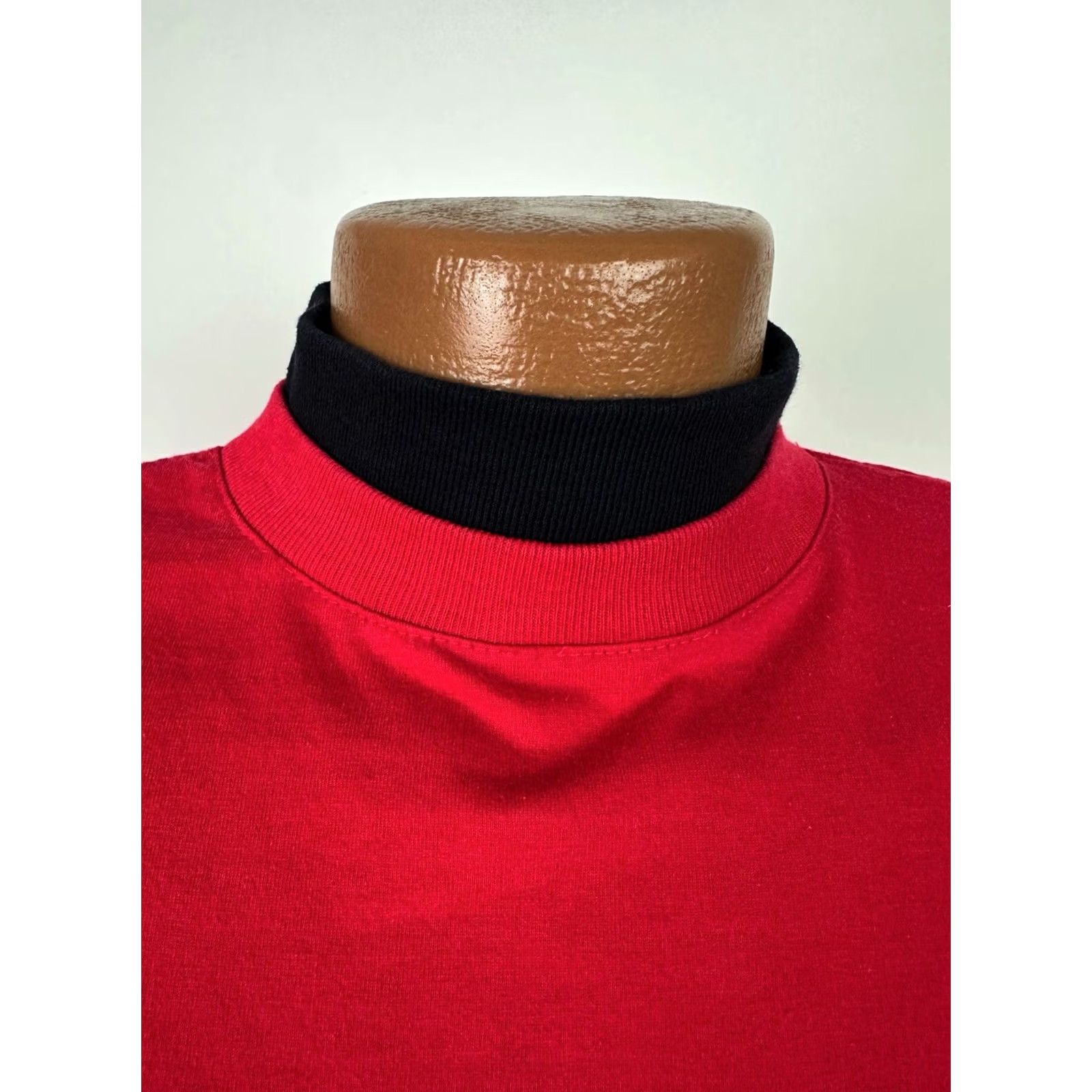 Vintage VINTAGE Freddie Wear Shirt Mens Medium Red Mock Neck Long Sleeve Pocket 80s 90s Retro Grunge - Size US M / EU 48-50 / 2 - 5 Thumbnail
