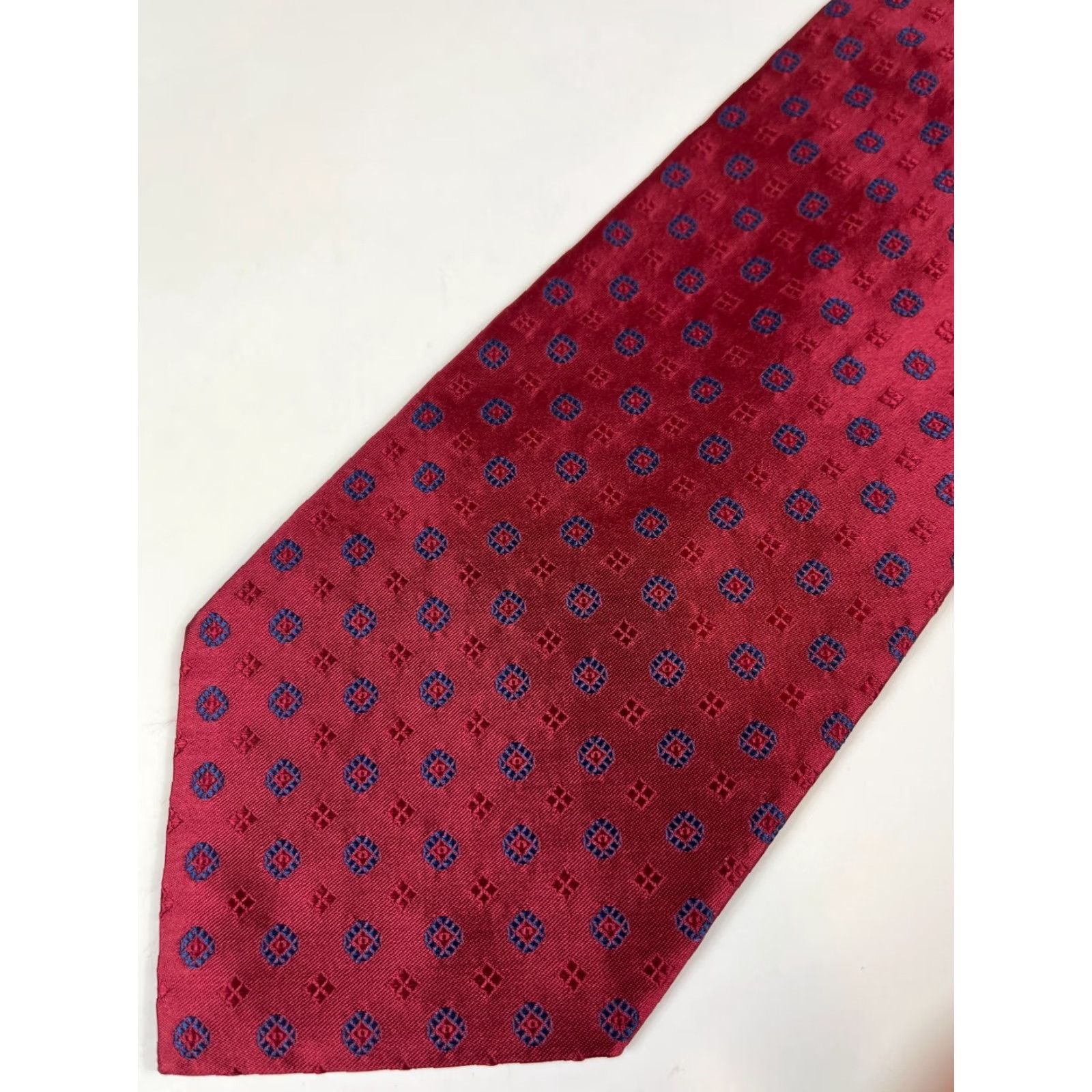 Brooks Brothers Brooks Brothers Silk Tie Geometric Foulard Handmade in Italy Men’s Red 59.75" 4" Width Classic Length Designer Tie N/A Womens Mens? (Gender at end) Size ONE SIZE - 5 Thumbnail