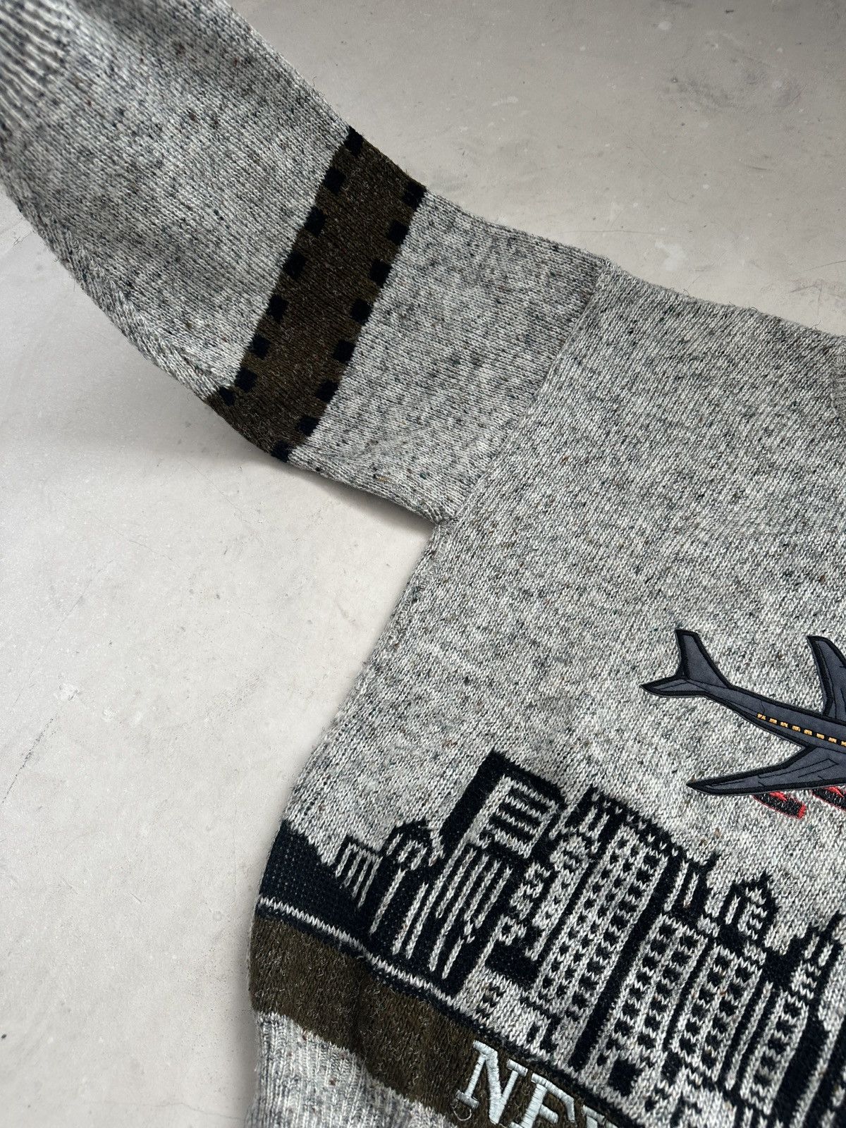 Japanese Brand × Vintage 90s Vintage New York embroided plane knit sweater Size US M / EU 48-50 / 2 - 5 Thumbnail