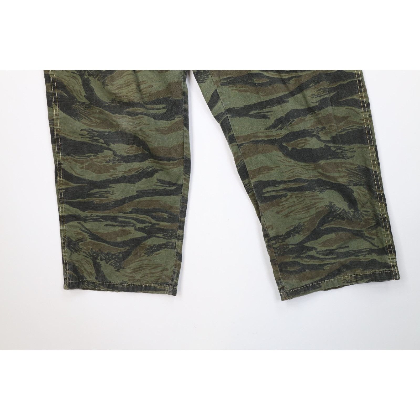 Vintage Vinateg 70s 2 Piece Ripstop Tiger Stripe Camouflage Suit Size US XL / EU 56 / 4 - 13 Thumbnail