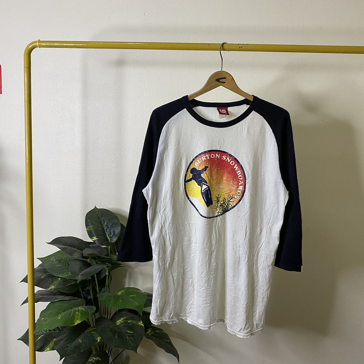 Burton Vintage 2000s Burton Snowboard Raglan LS T Shirt Size US L / EU 52-54 / 3 - 1 Thumbnail
