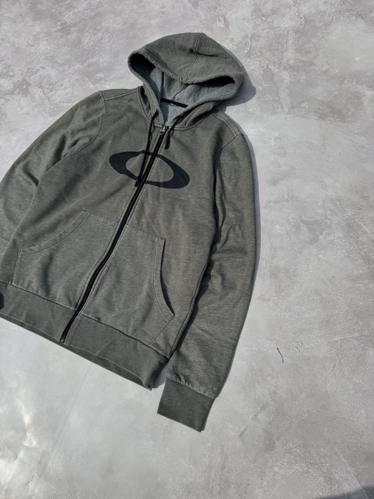 Oakley Vintage Oakley Y2k Center Logo Zip Hoodie Size US M / EU 48-50 / 2 - 3 Thumbnail