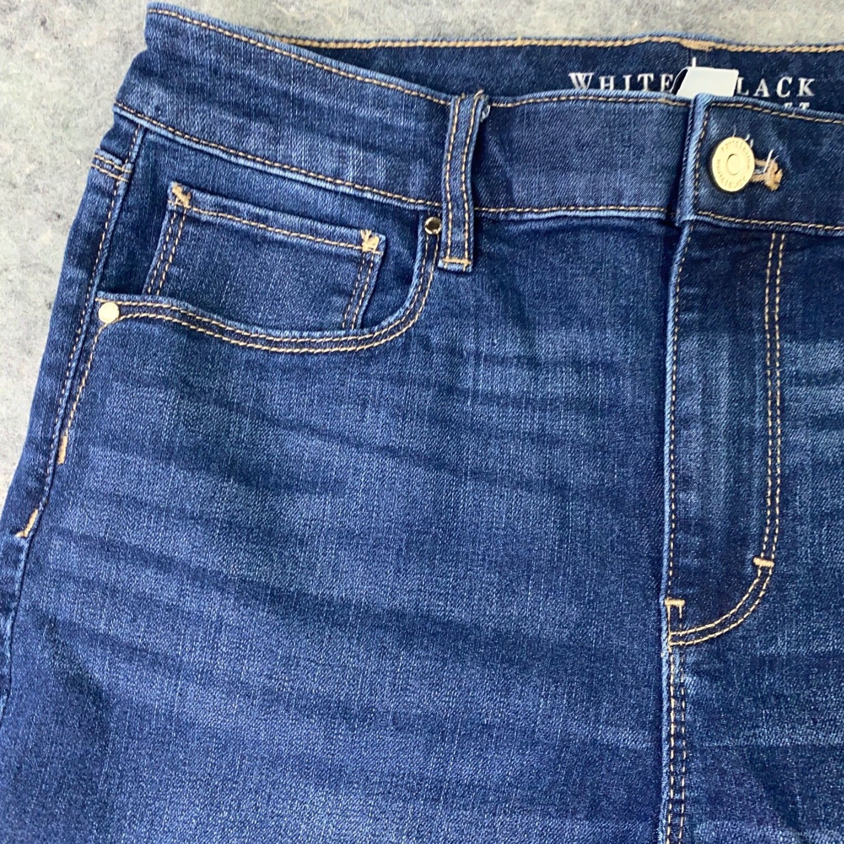 White House Black Market White House Black Market Jeans Womens Size 6 Blue Slim Cropped Mid Rise Stretch Denim Cotton Polyester Spandex Zip Button Inseam 23 High Rise Size 29" - 2 Thumbnail