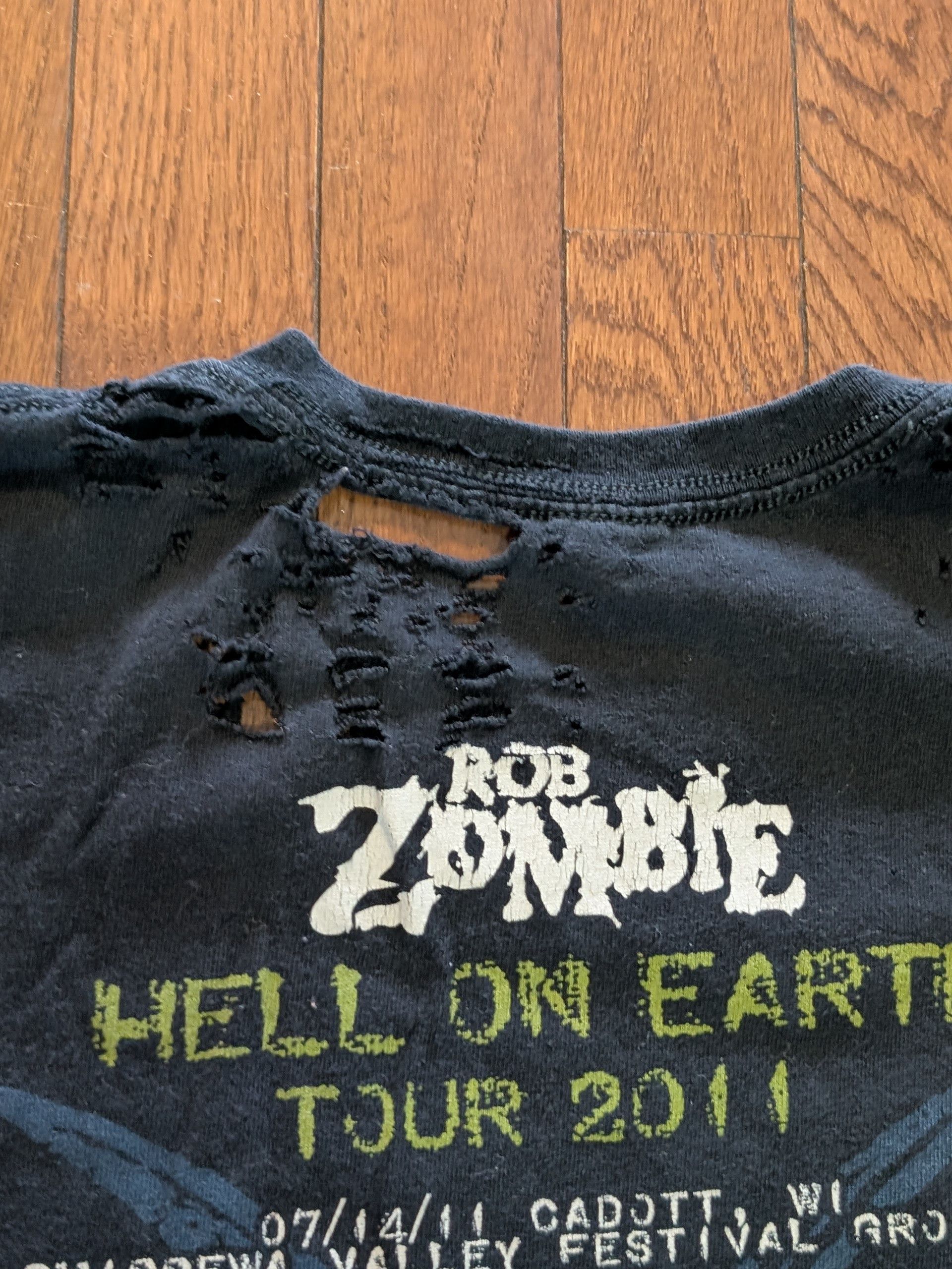 Other 2011 Rob Zombie Thrashed Hell On Earth Tour T-Shirt - Size S Size US S / EU 44-46 / 1 - 7 Thumbnail
