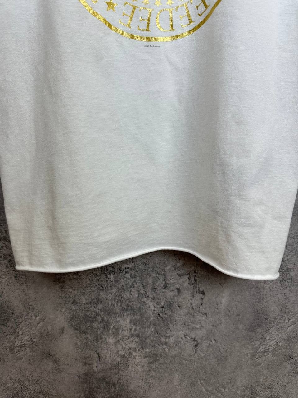 Band Tees Ramones 1-2-3-4 Gold Logo Amplified Distressed Vtg T-Shirt Size US XL / EU 56 / 4 - 7 Thumbnail