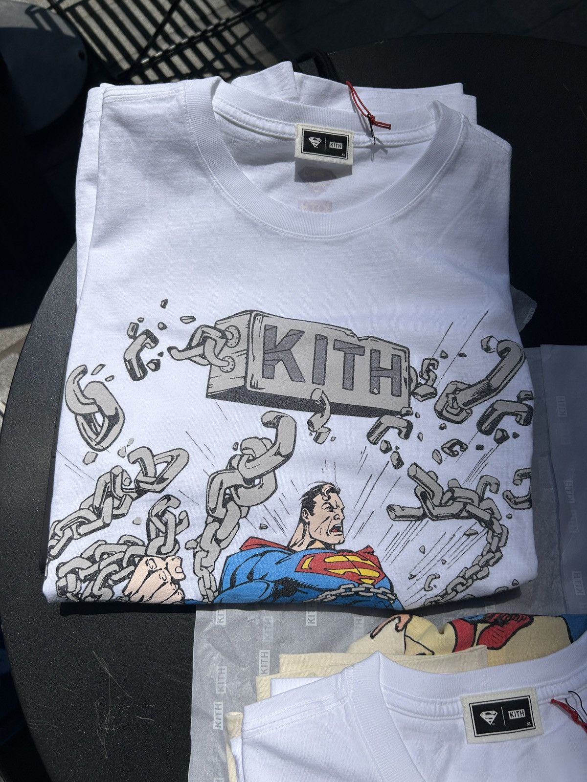 DC Comics × Kith Kith Superman x dc comics superman chains vintage tee Size US XL / EU 56 / 4 - 1 Thumbnail