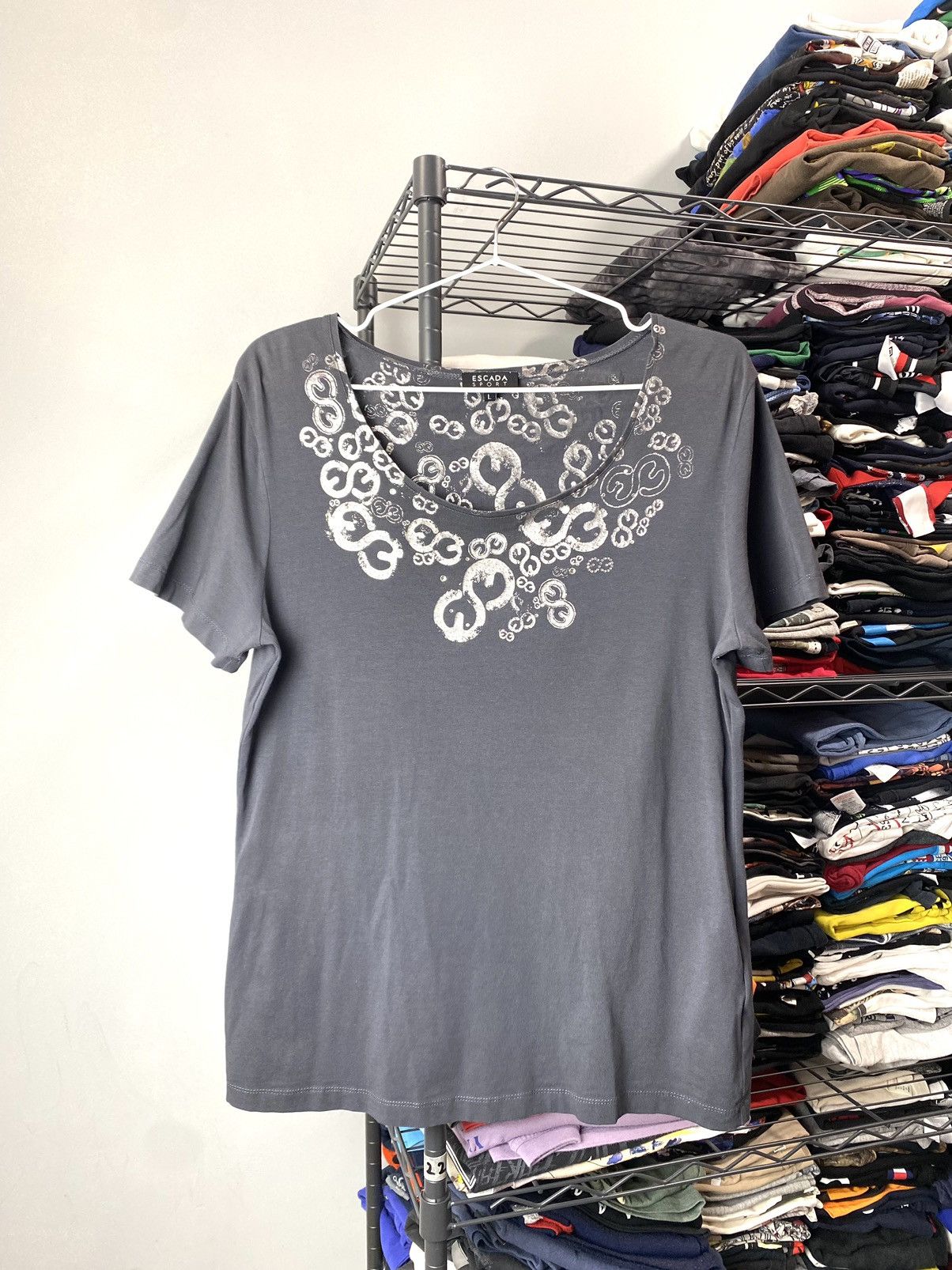 Escada Luxury Escada Silver Neck Print T Shirt Size L / US 10 / IT 46 - 1 Thumbnail