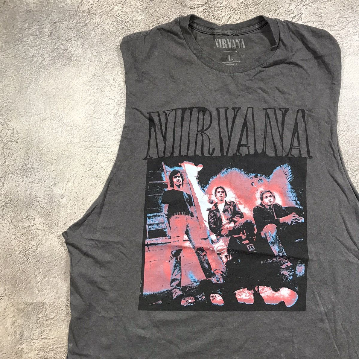 Vintage Vintage 90s Nirvana Band Tee Sun Faded Grunge Graphic Boxy L Size US L / EU 52-54 / 3 - 2 Thumbnail