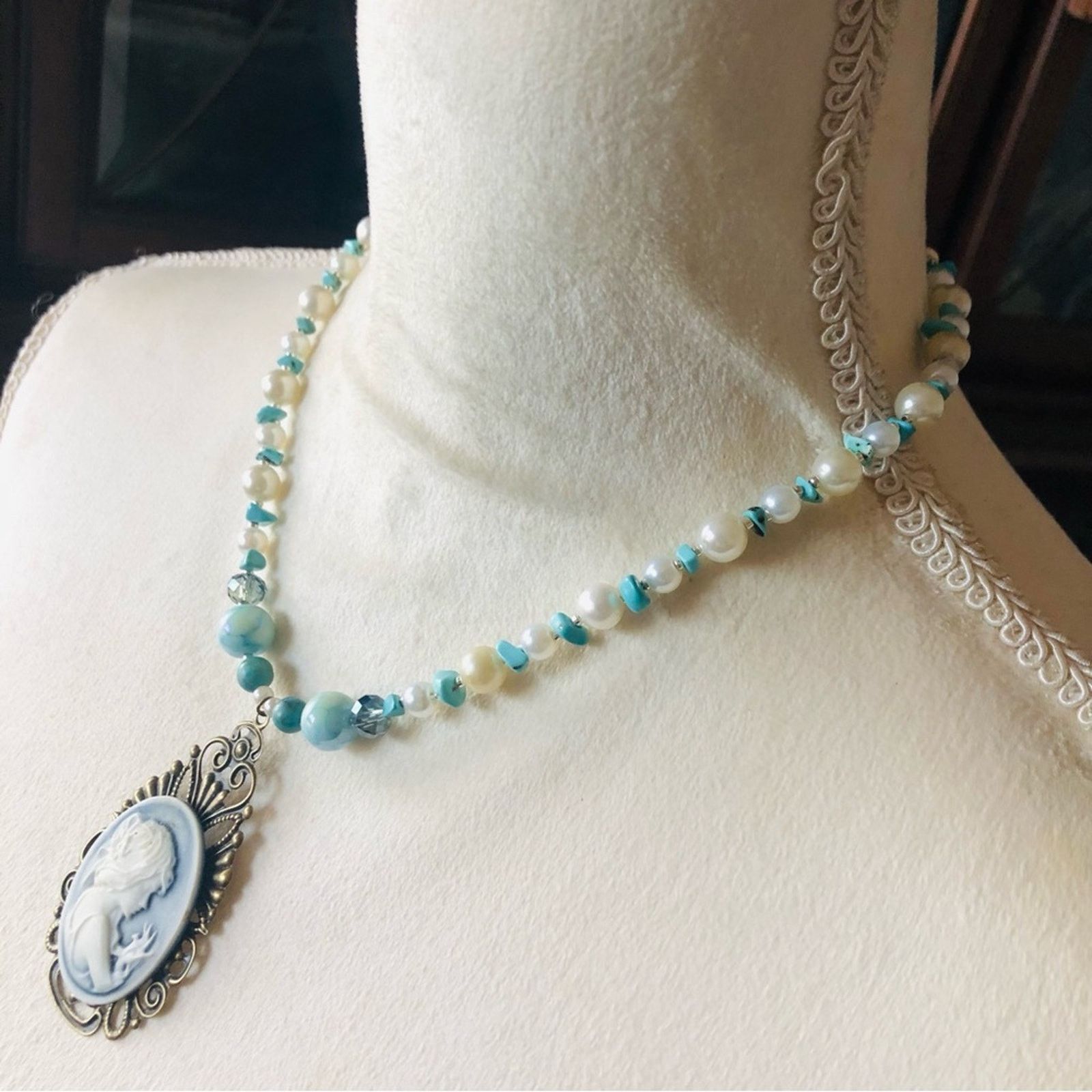 Handmade Handcrafted lady cameo filigree dyed agate howlite necklac Size ONE SIZE - 3 Thumbnail