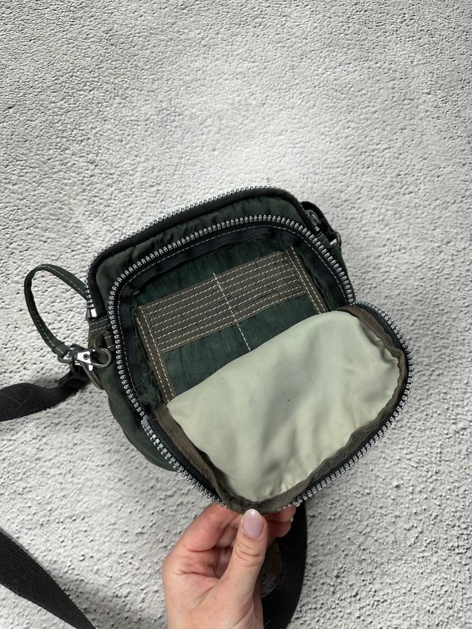 Japanese Brand Vintage Japan Messenger Sling Bag Distressed Y2K Faded Size ONE SIZE - 10 Thumbnail