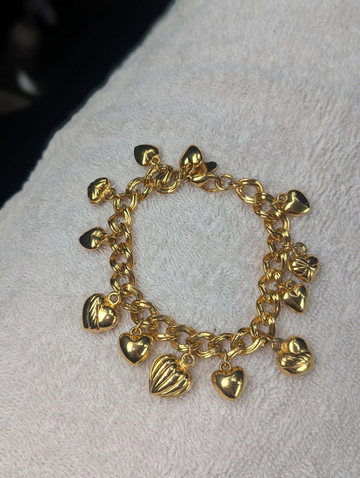 Designer VTG Nolan Miller Gold Tone Rhinestone Heart Charm Bracelet Size ONE SIZE - 5 Thumbnail