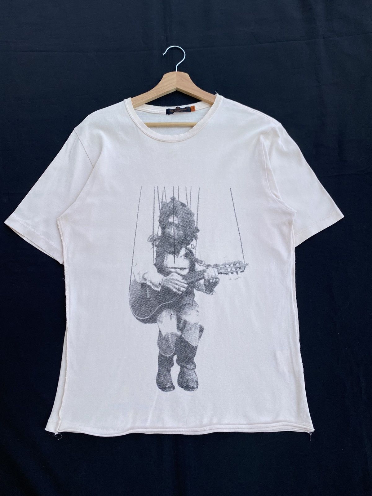 Undercover Undercover SS06 Reverse Seam Guitar Puppet Tee Bob Dylan Size US L / EU 52-54 / 3 - 2 Thumbnail