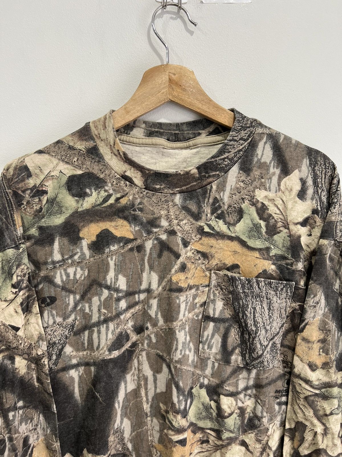 Vintage Vintage Real Tree Camo Longsleeve Shirt mossy oaks crewneck Size US XL / EU 56 / 4 - 3 Thumbnail
