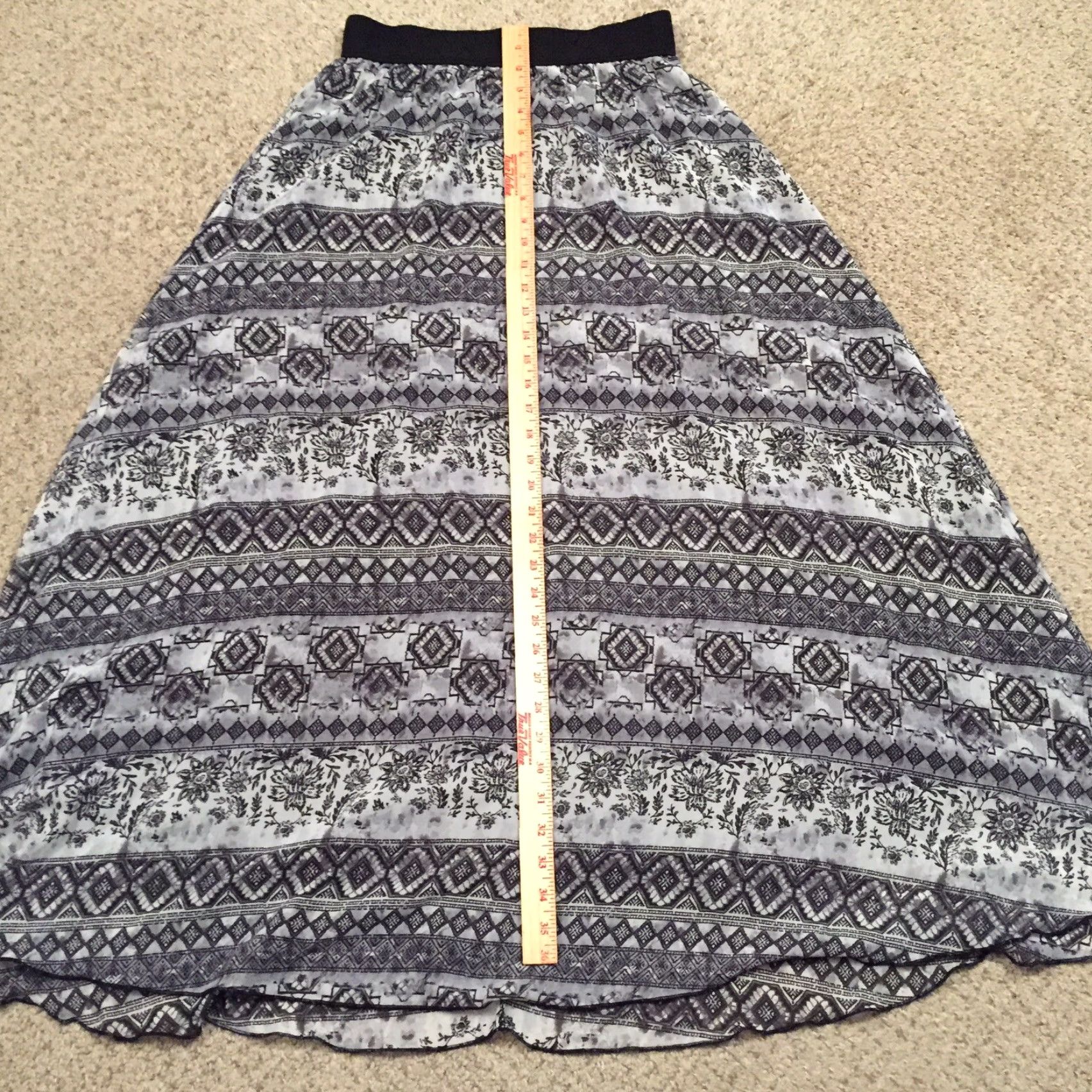 Vintage LuLaRoe Skirt Women Maxi Long Grey Gray Geometric Elastic Waist Lined Pull On Polyester Size S Small Vintage No N/A Size 28" / US 6 / IT 42 - 4 Thumbnail