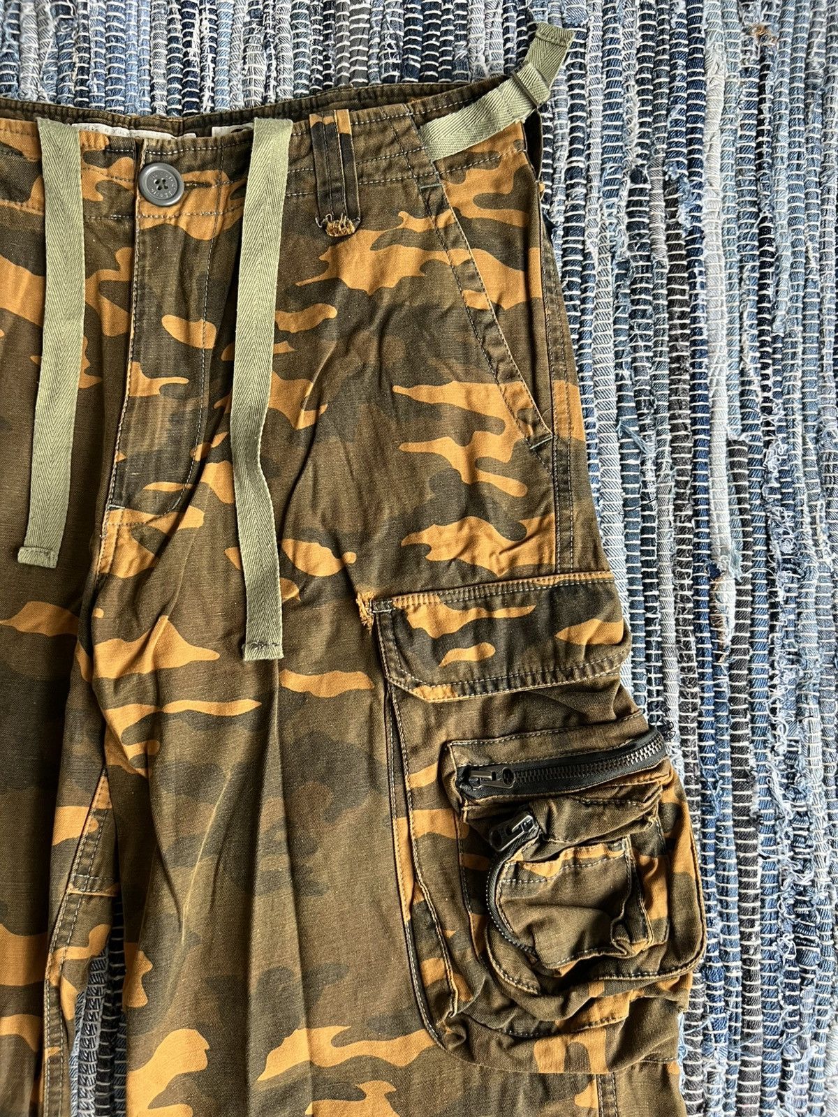 Abercrombie & Fitch Vintage Abercrombie Fitch Orange Camo Parachute Cargo Pants Size US 32 / EU 48 - 6 Thumbnail
