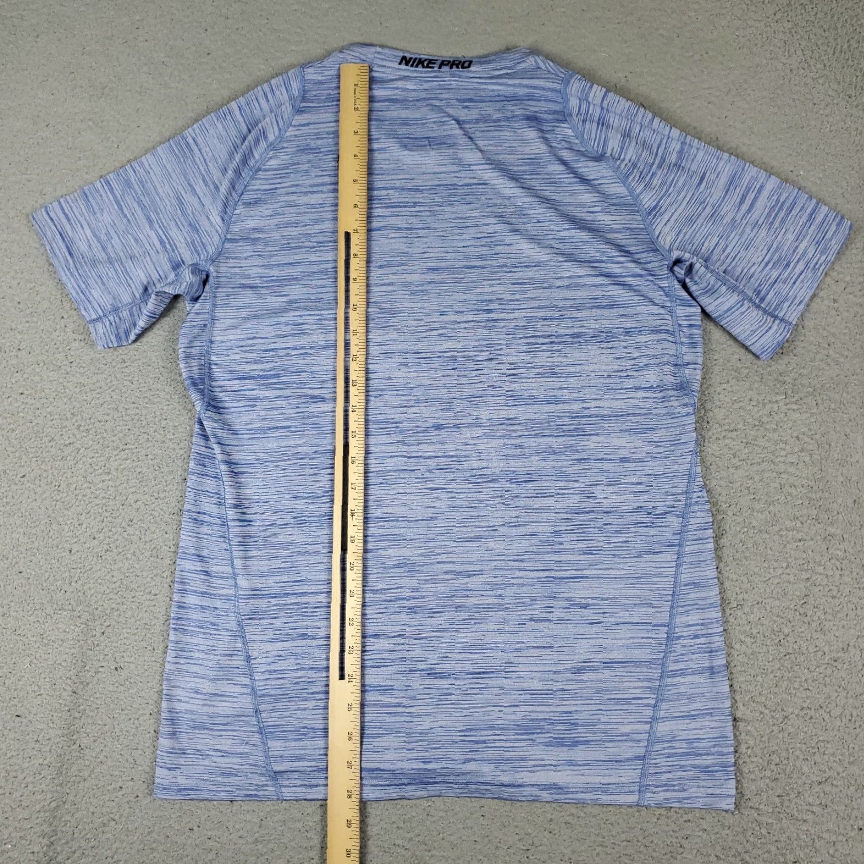 Nike Nike T Shirt Mens Large Blue Dri-Fit Short Sleeve Crew Neck Nike Brand Activewear Shirt L Blue Mens Size US L / EU 52-54 / 3 - 4 Thumbnail