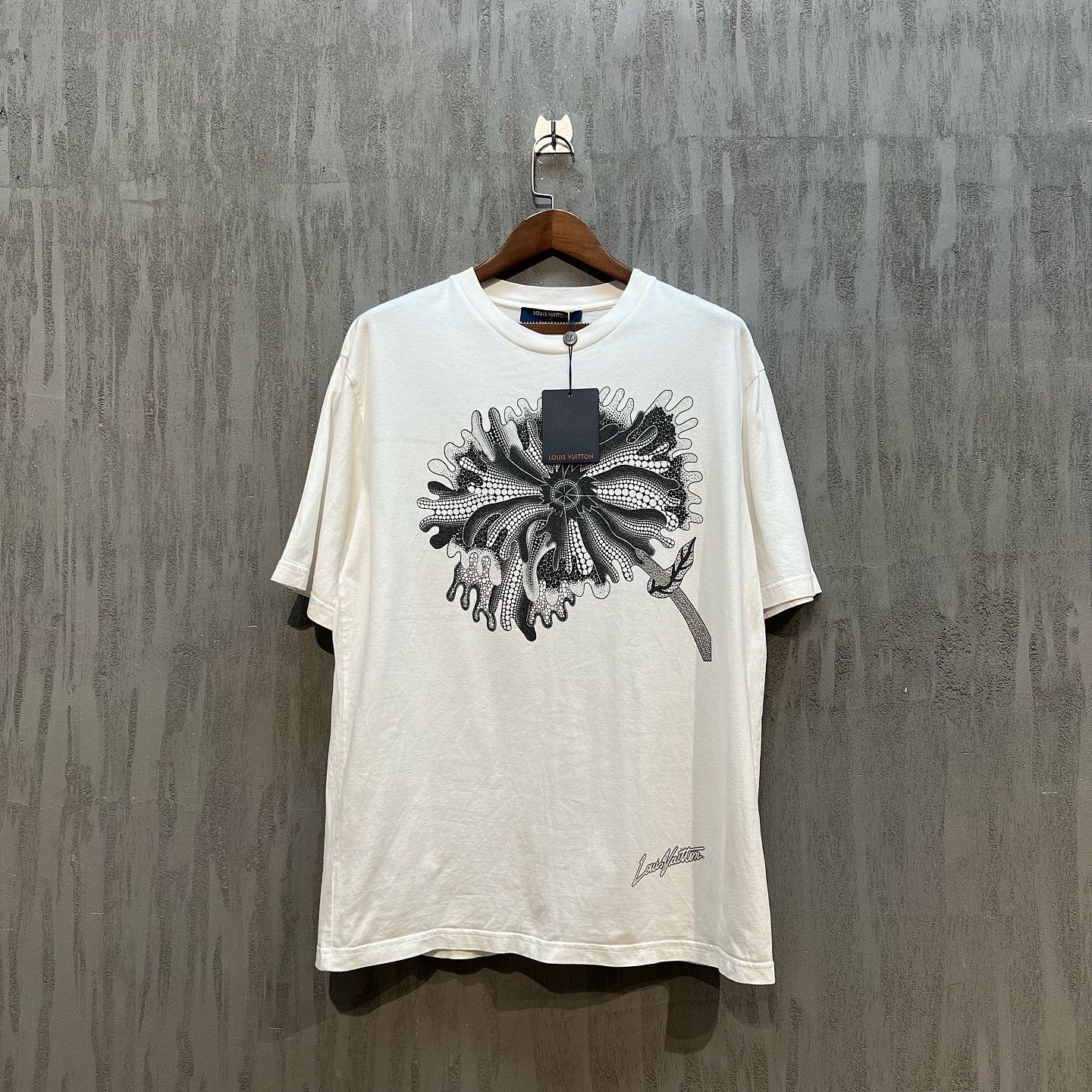 Louis Vuitton Louis Vuitton x Yayoi Kusama Printed T-Shirt Size XXL Size US XXL / EU 58 / 5 - 1 Thumbnail