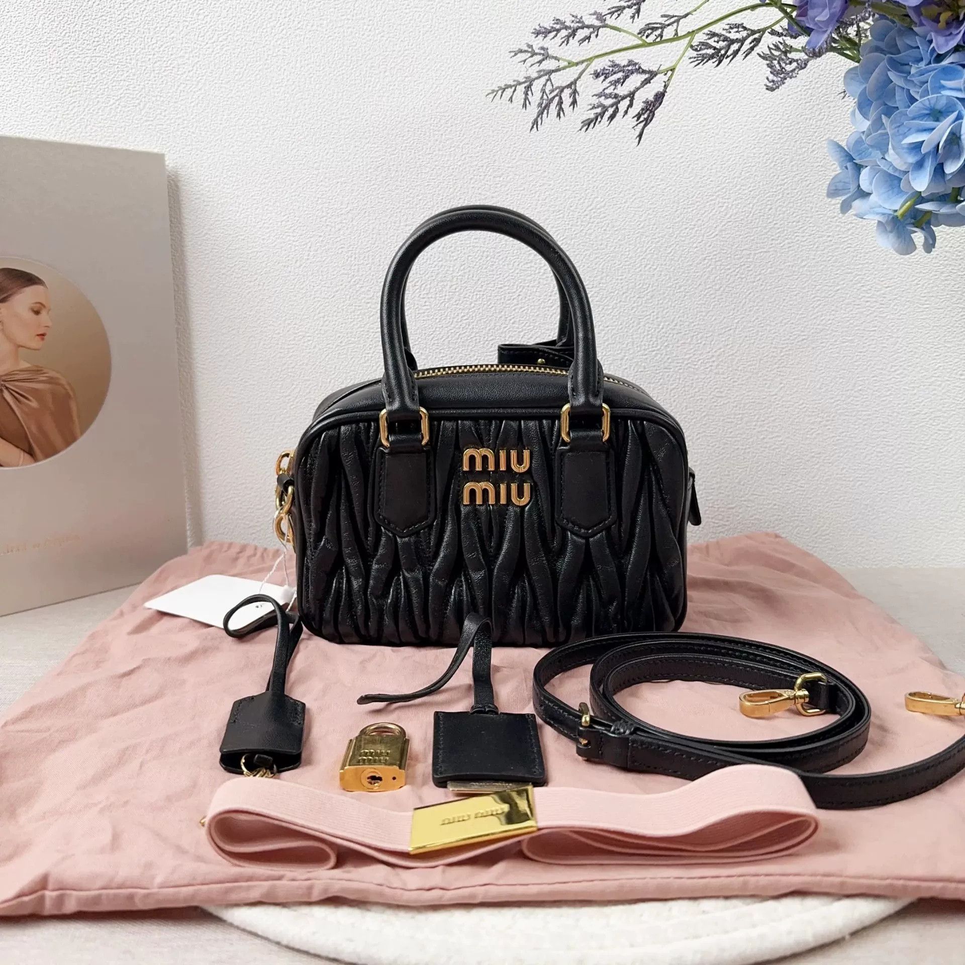 Miu Miu Pre-loved Bag Very good condition Size ONE SIZE - 1 Thumbnail