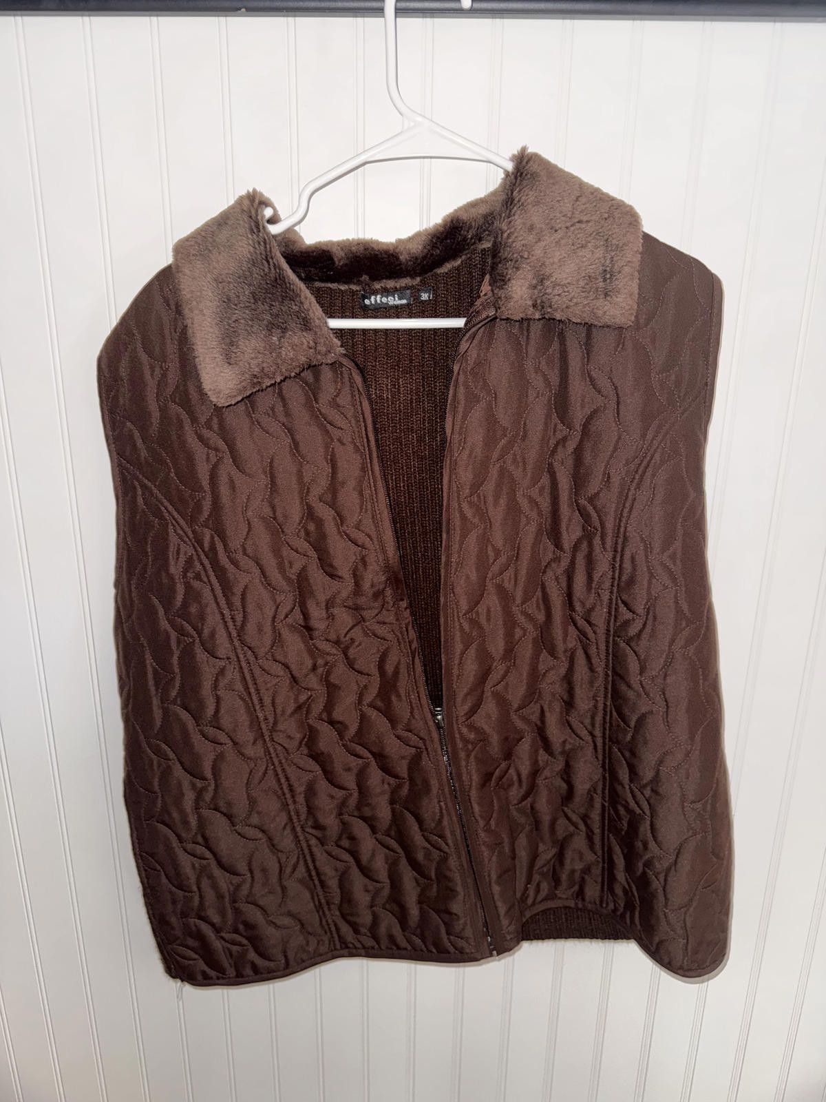 Other Vintage effeci woman Brown Quilted Vest with Faux Fur Collar Size 3XL / US 20-22 - 1 Thumbnail
