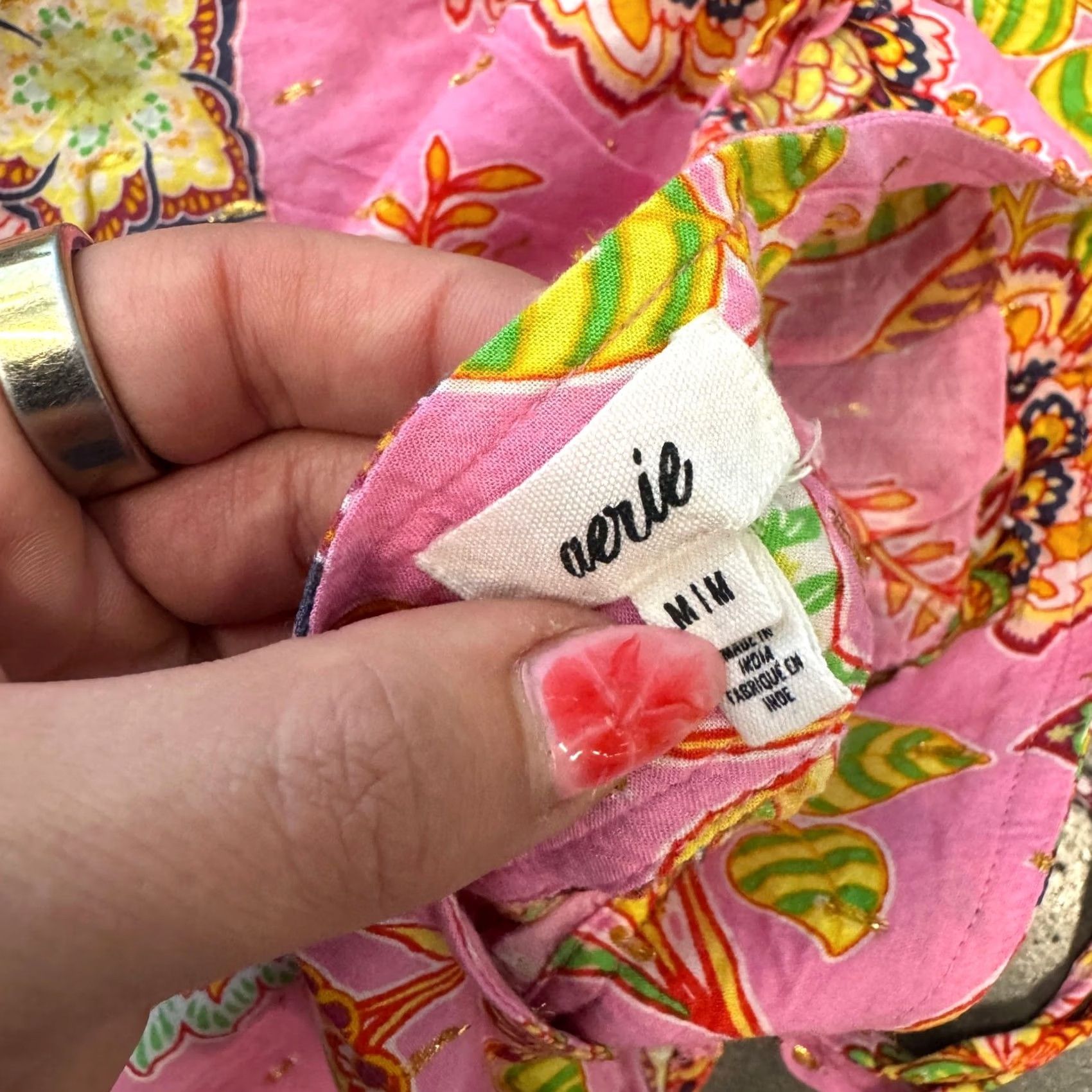 Vintage VINTAGE Aerie AE Pink Floral Metallic Gold Cami Crop Tank Top Tropical M Womens Tank Size M / US 6-8 / IT 42-44 - 3 Thumbnail