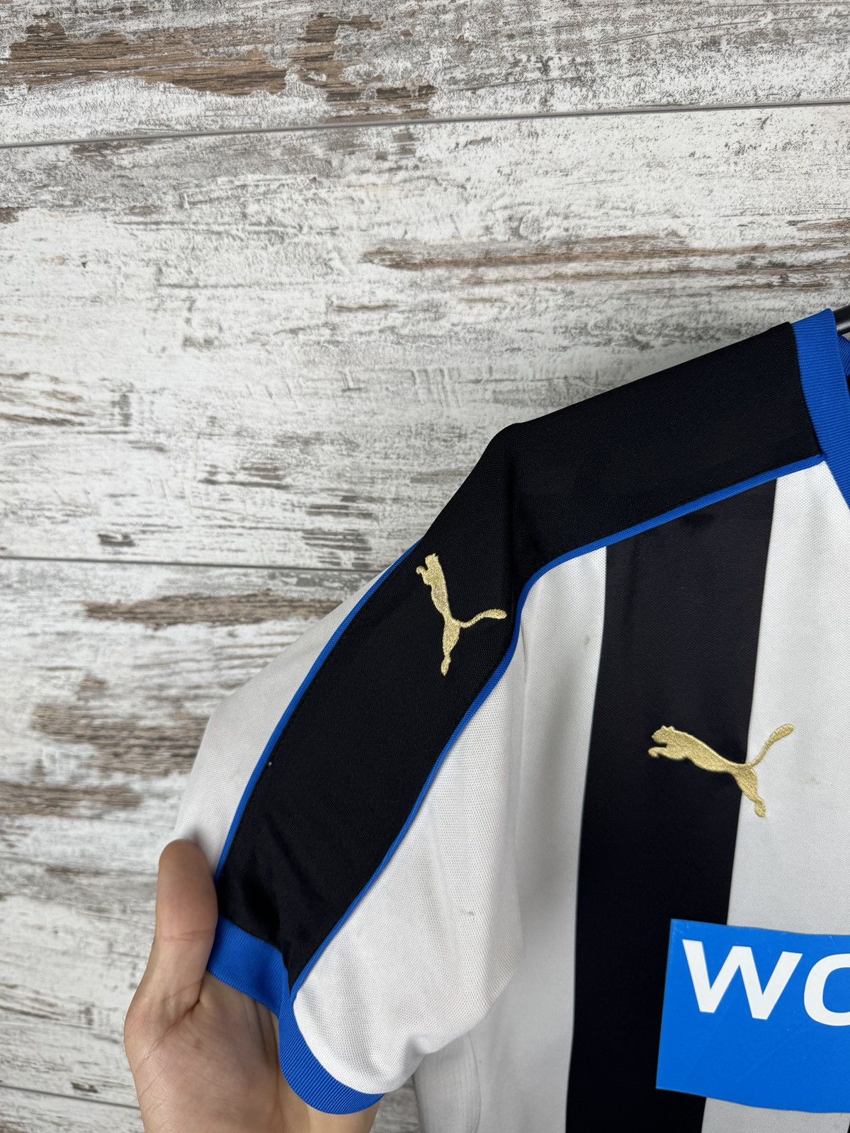 Puma × Vintage Mens Vintage Puma Newcastle United FC T-shirt soccer jersey Size US M / EU 48-50 / 2 - 5 Thumbnail
