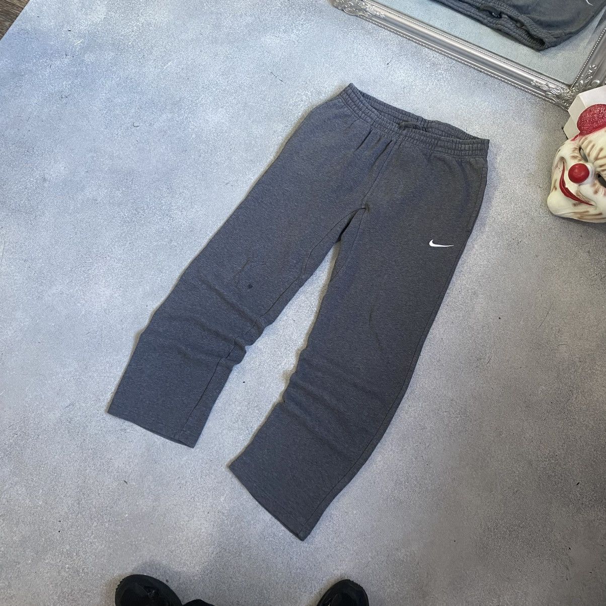 Nike Vintage Nike Sweatpants Grey Baggy Size US 32 / EU 48 - 2 Thumbnail