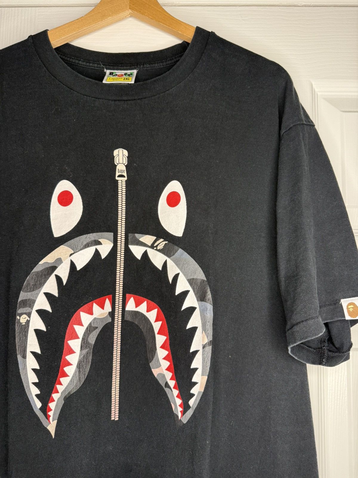 Bape Bape shark tee size xxl Size US XXL / EU 58 / 5 - 2 Thumbnail
