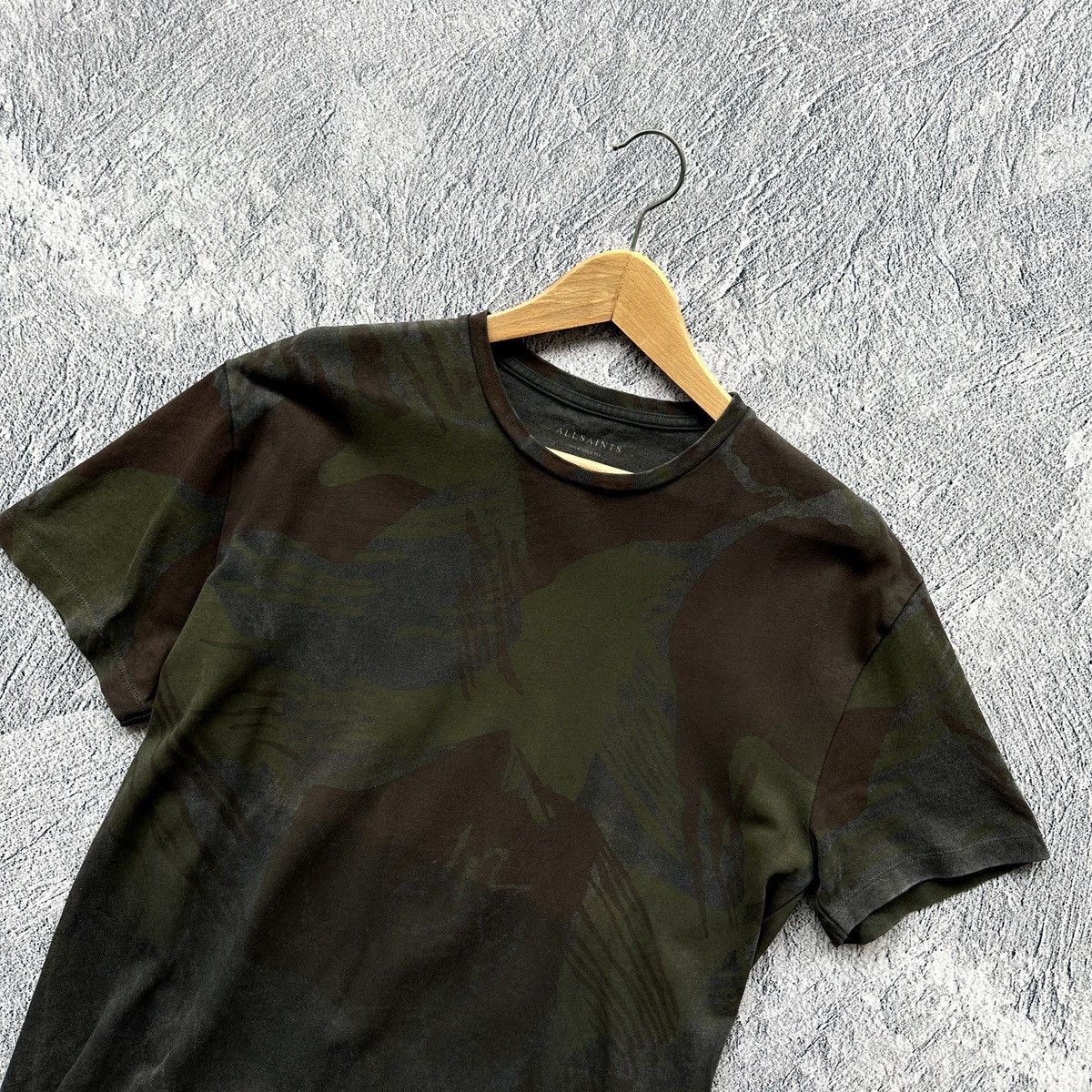 Allsaints Men’s T-Shirt Allsaints Contour SS Crew Camo Size: S Size US S / EU 44-46 / 1 - 5 Thumbnail